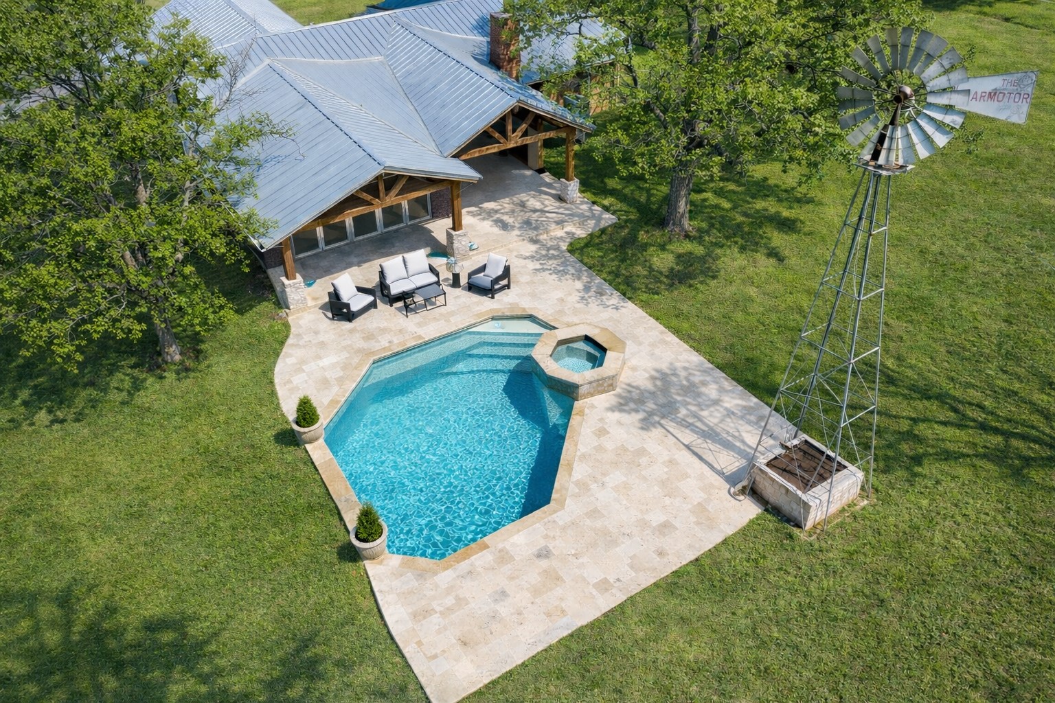 11362 E Highway 82