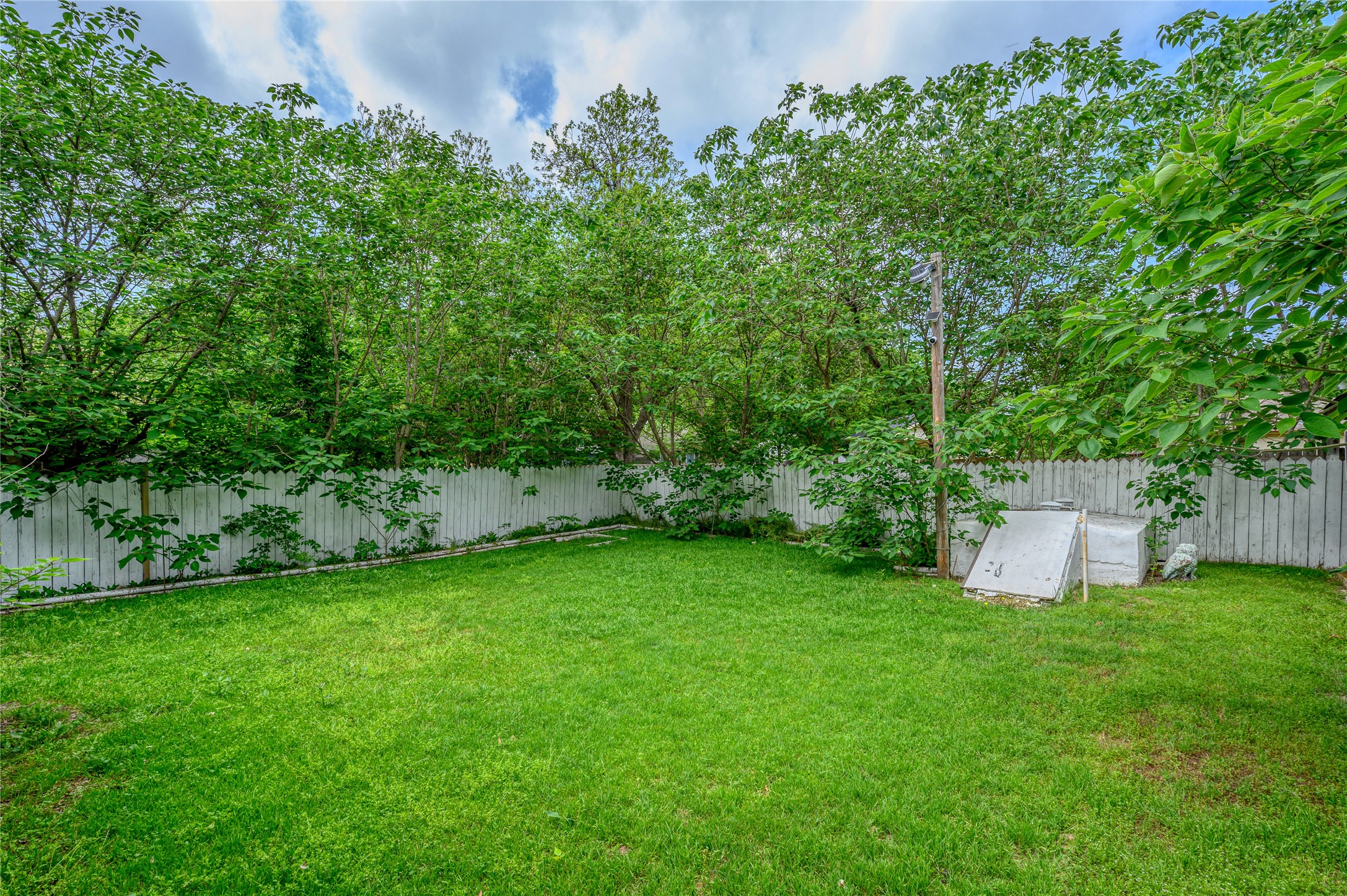 1111 E Houston