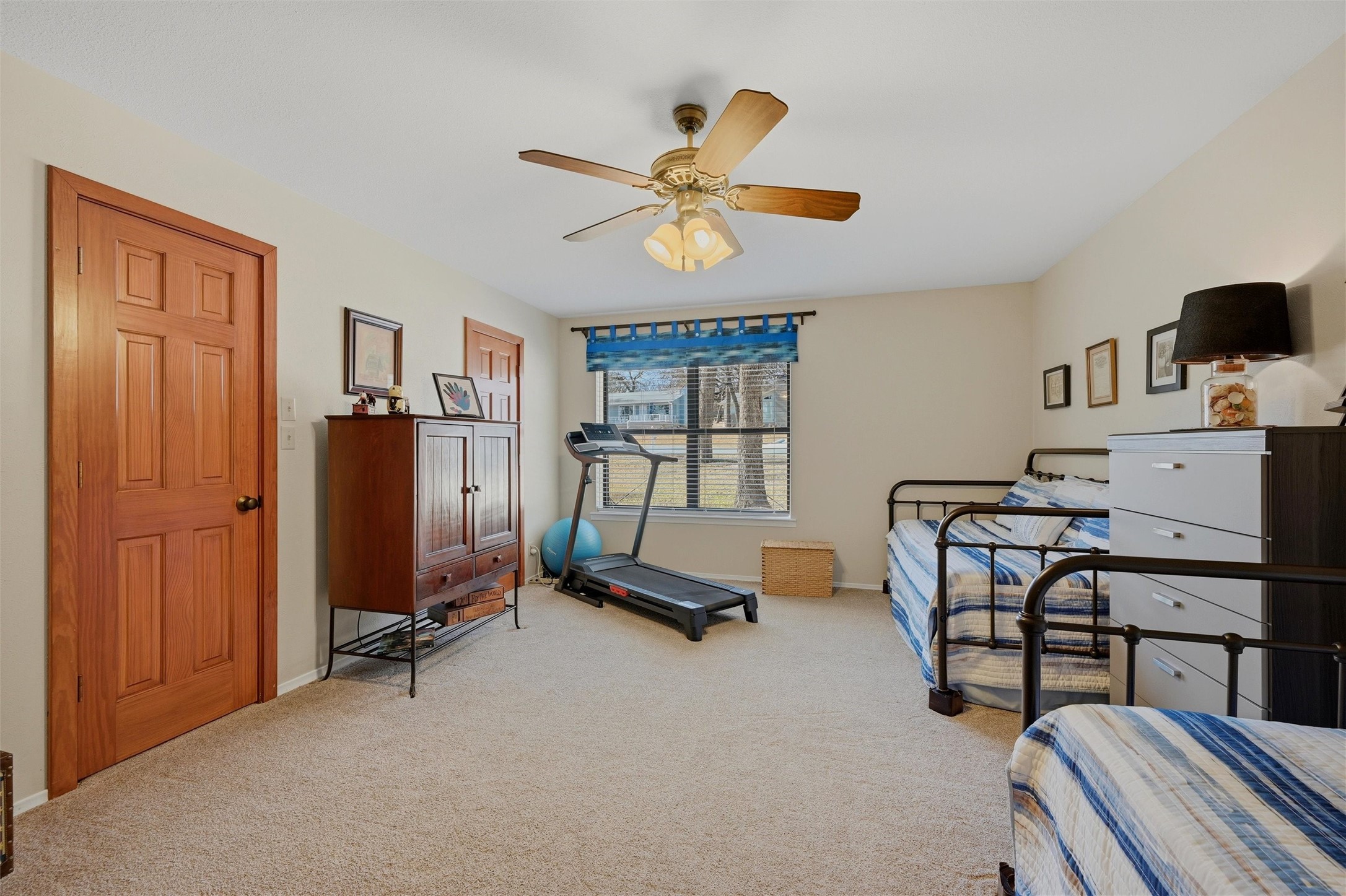 1225 Kiowa Drive W