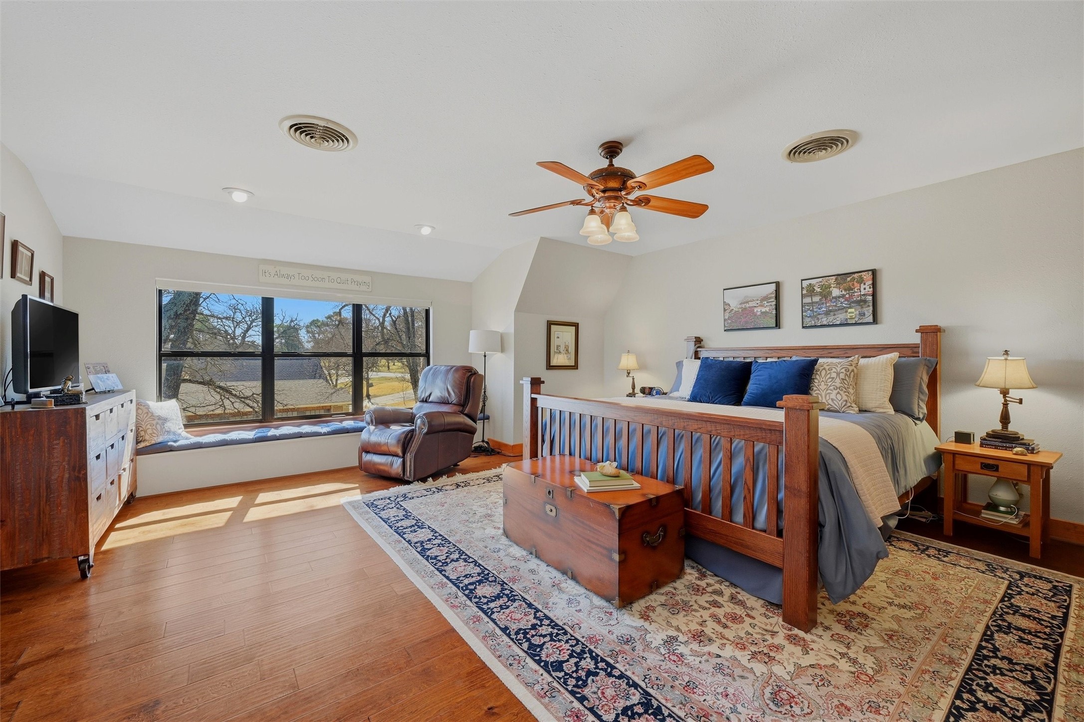 1225 Kiowa Drive W