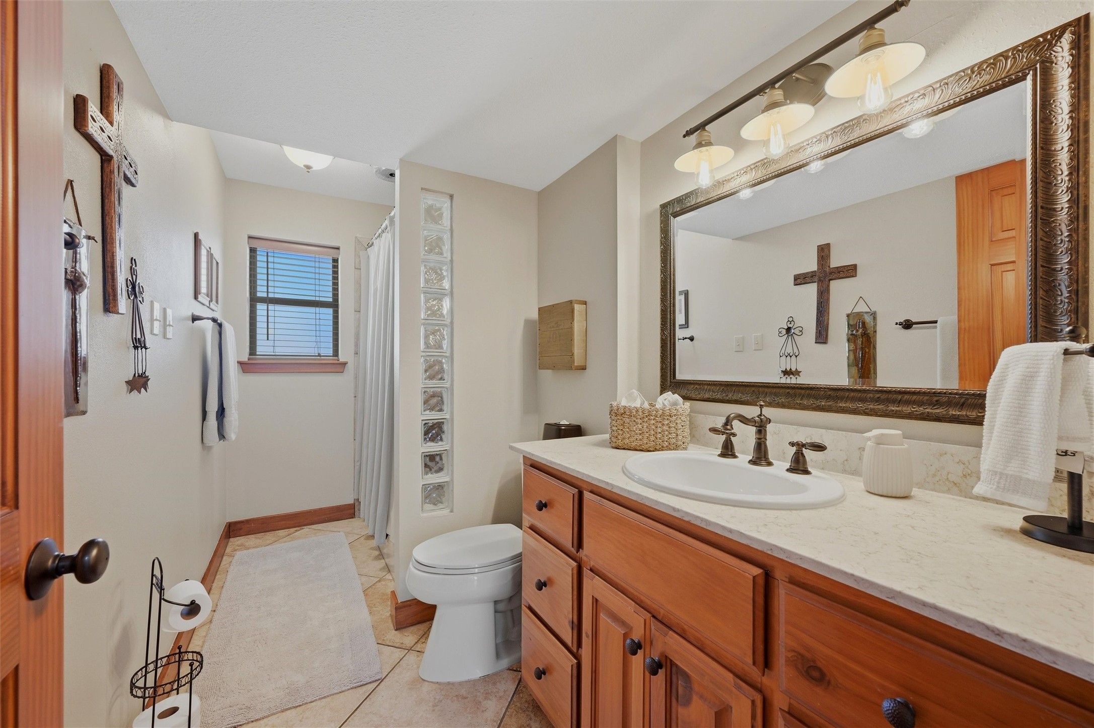 1225 Kiowa Drive W