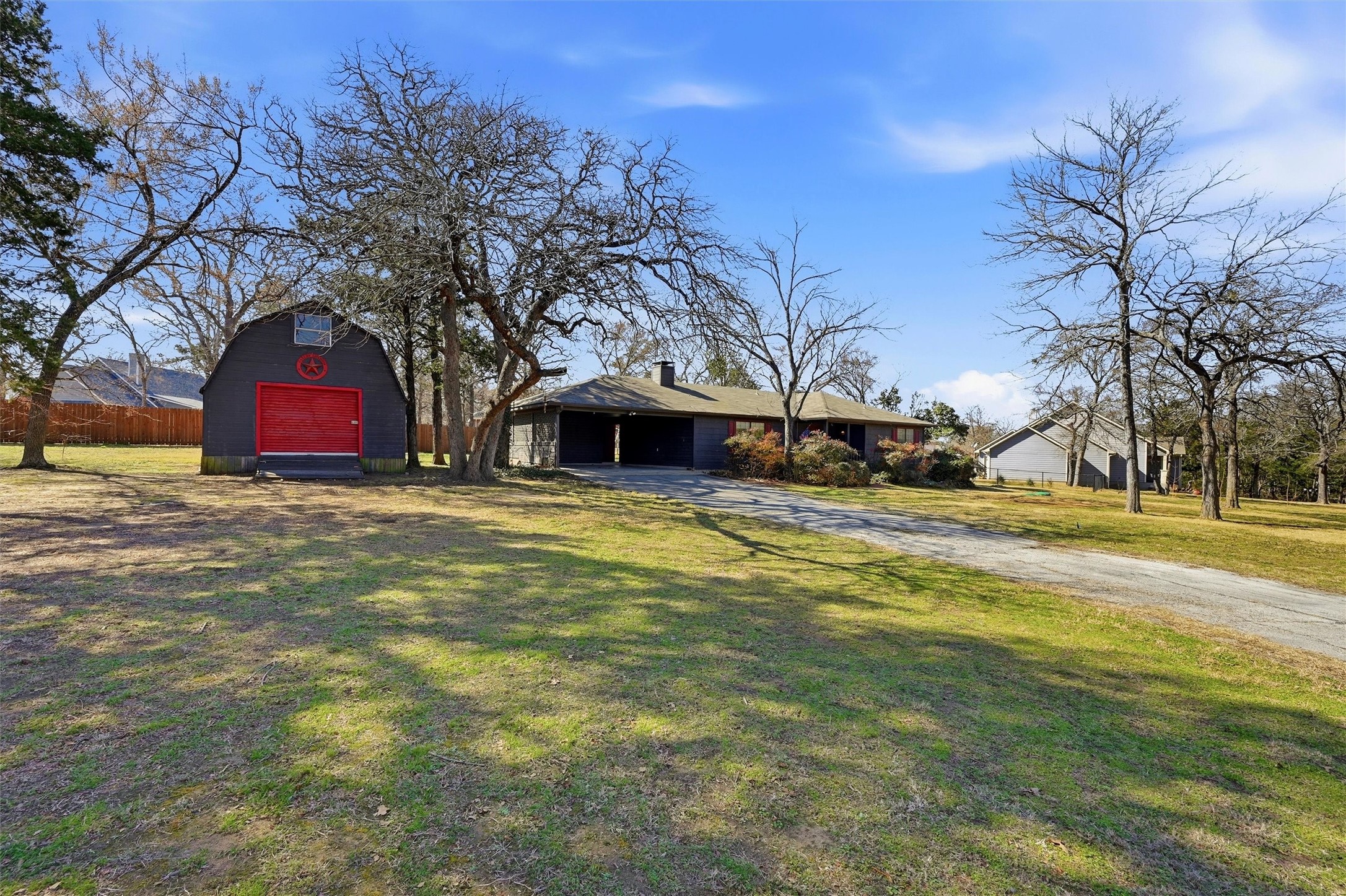 716 Kiowa Drive E