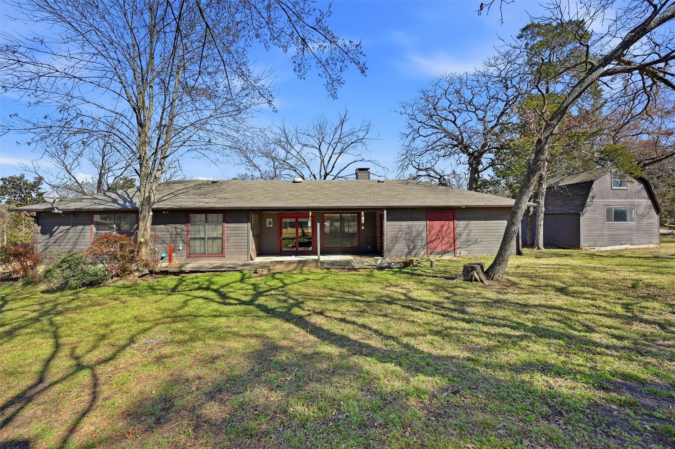 716 Kiowa Drive E