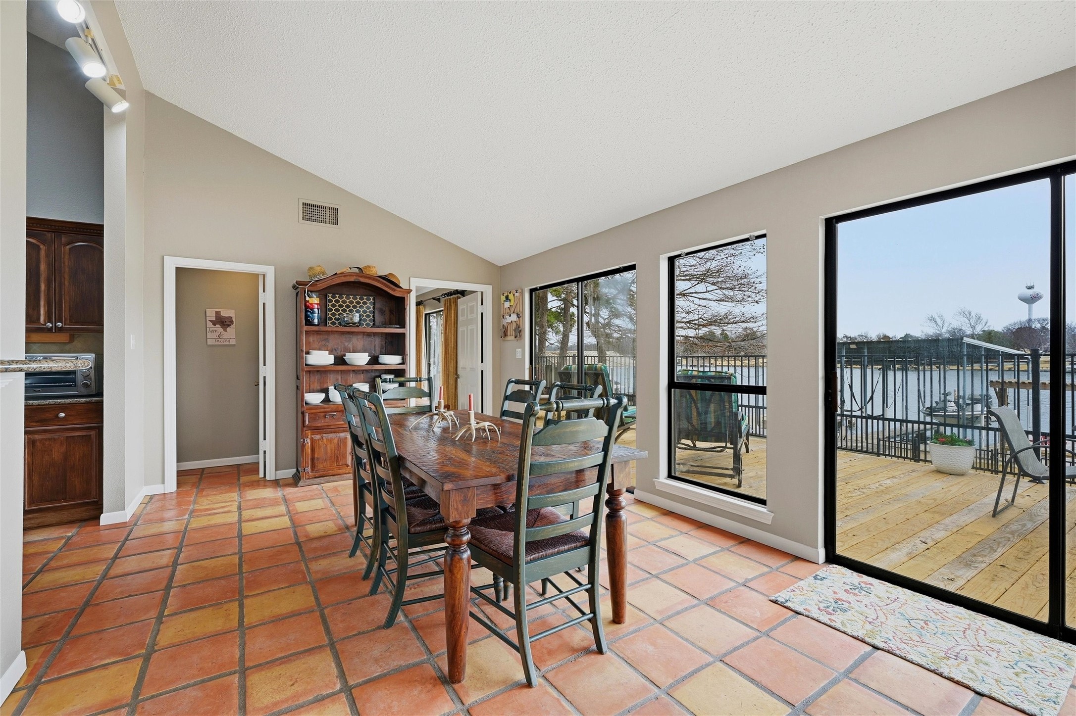 140 Blackfoot Trail