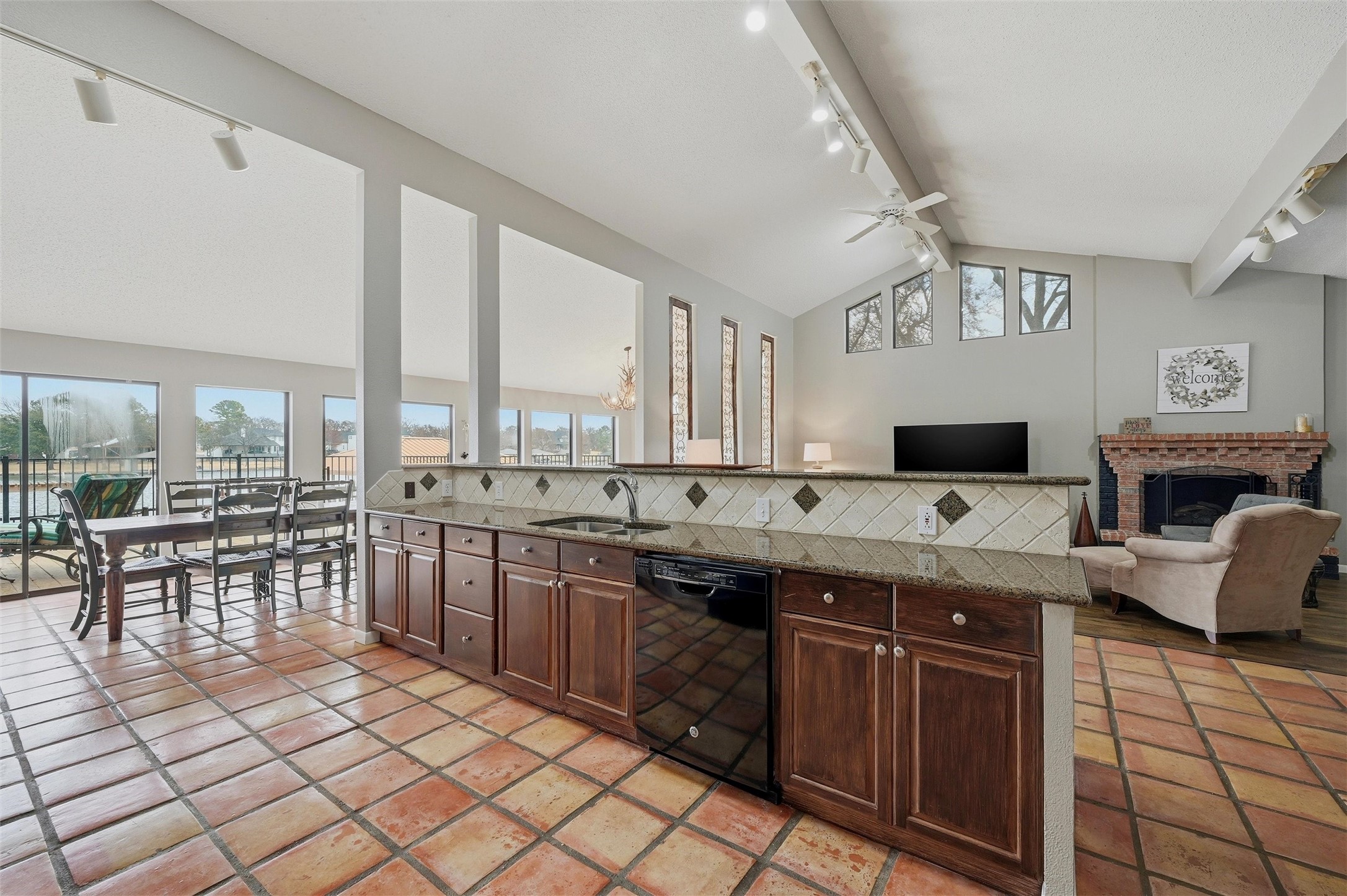 140 Blackfoot Trail