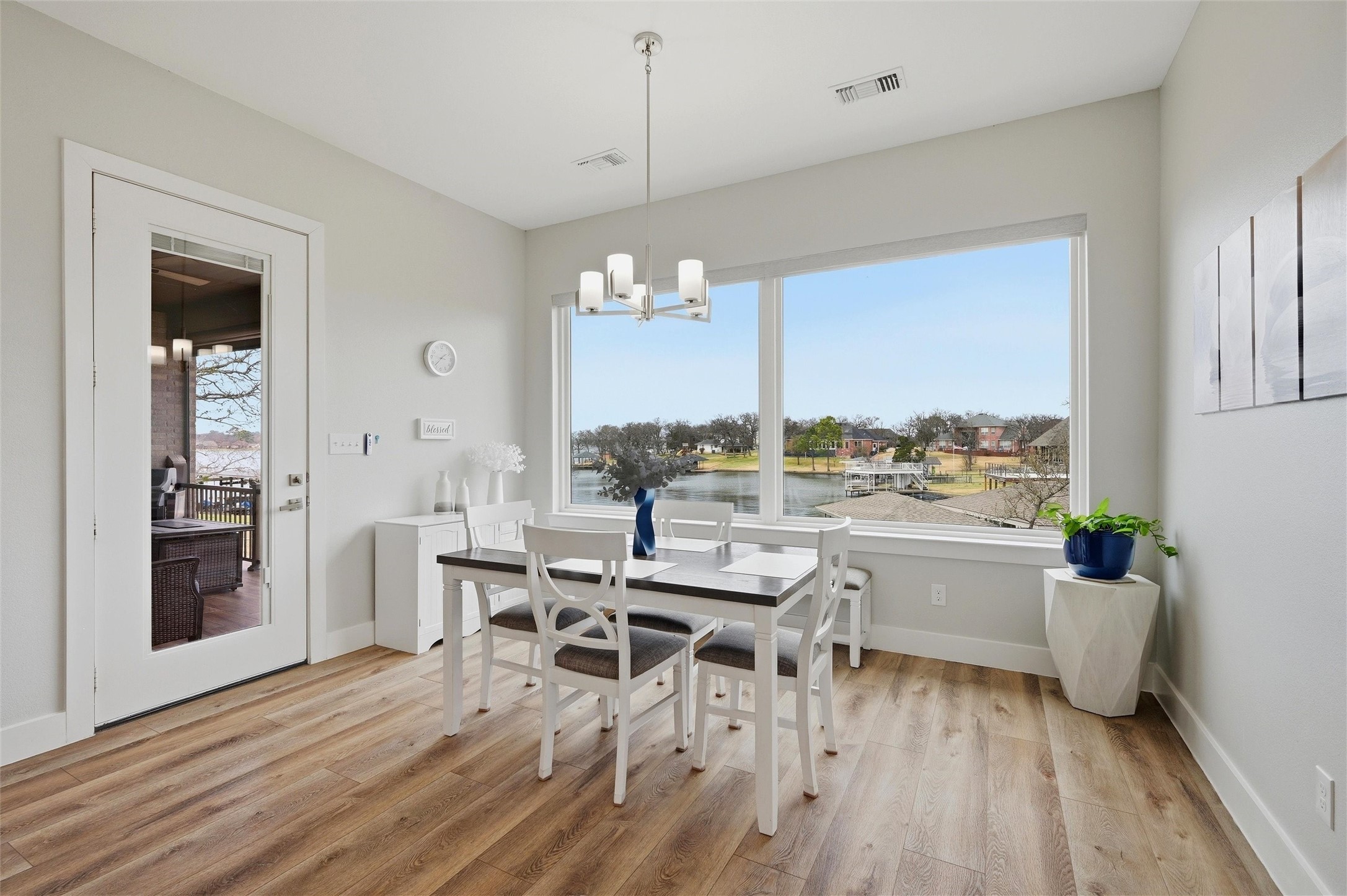 101 Manito Cove