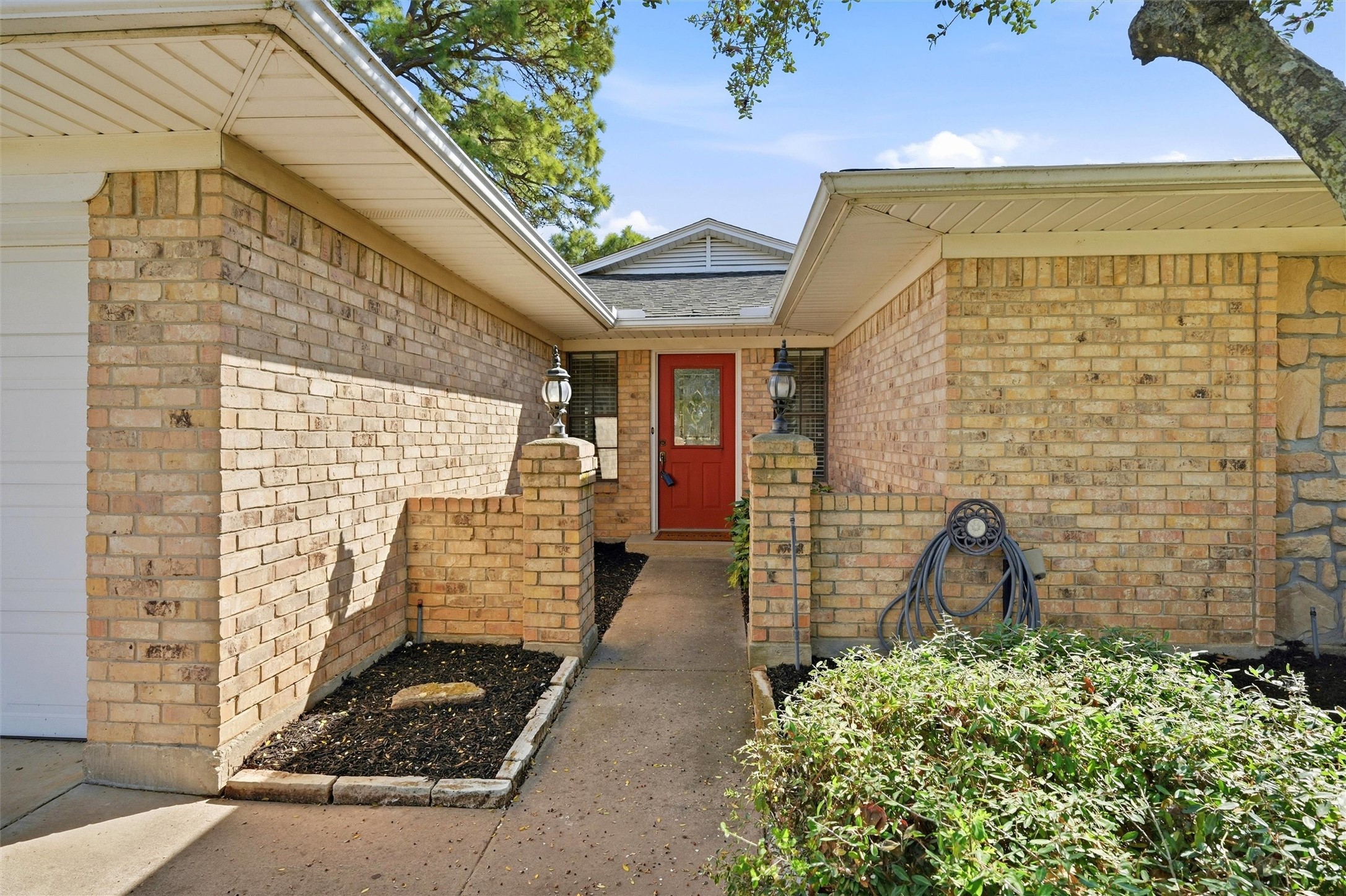 718 Kiowa Drive W