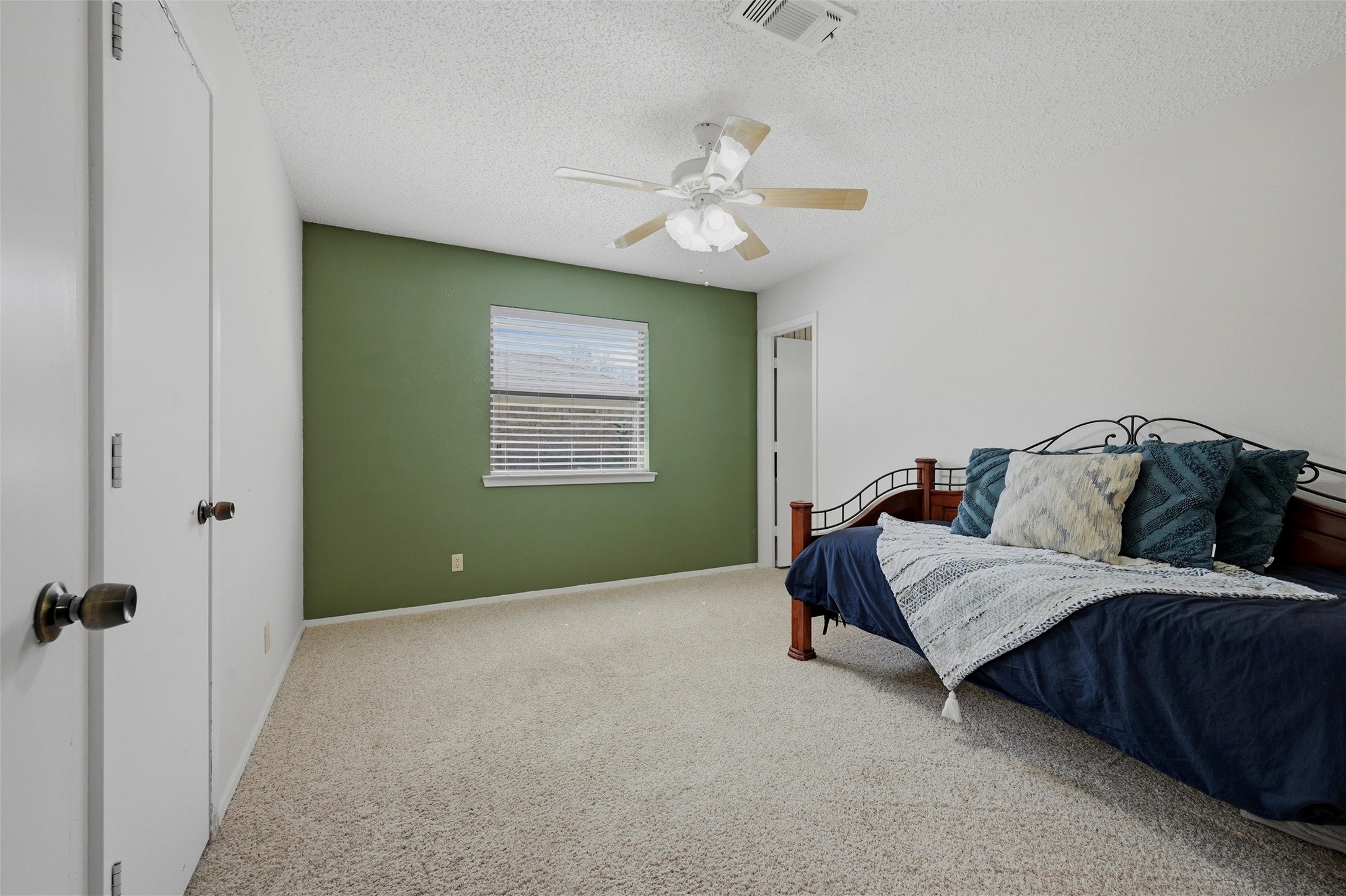 718 Kiowa Drive W