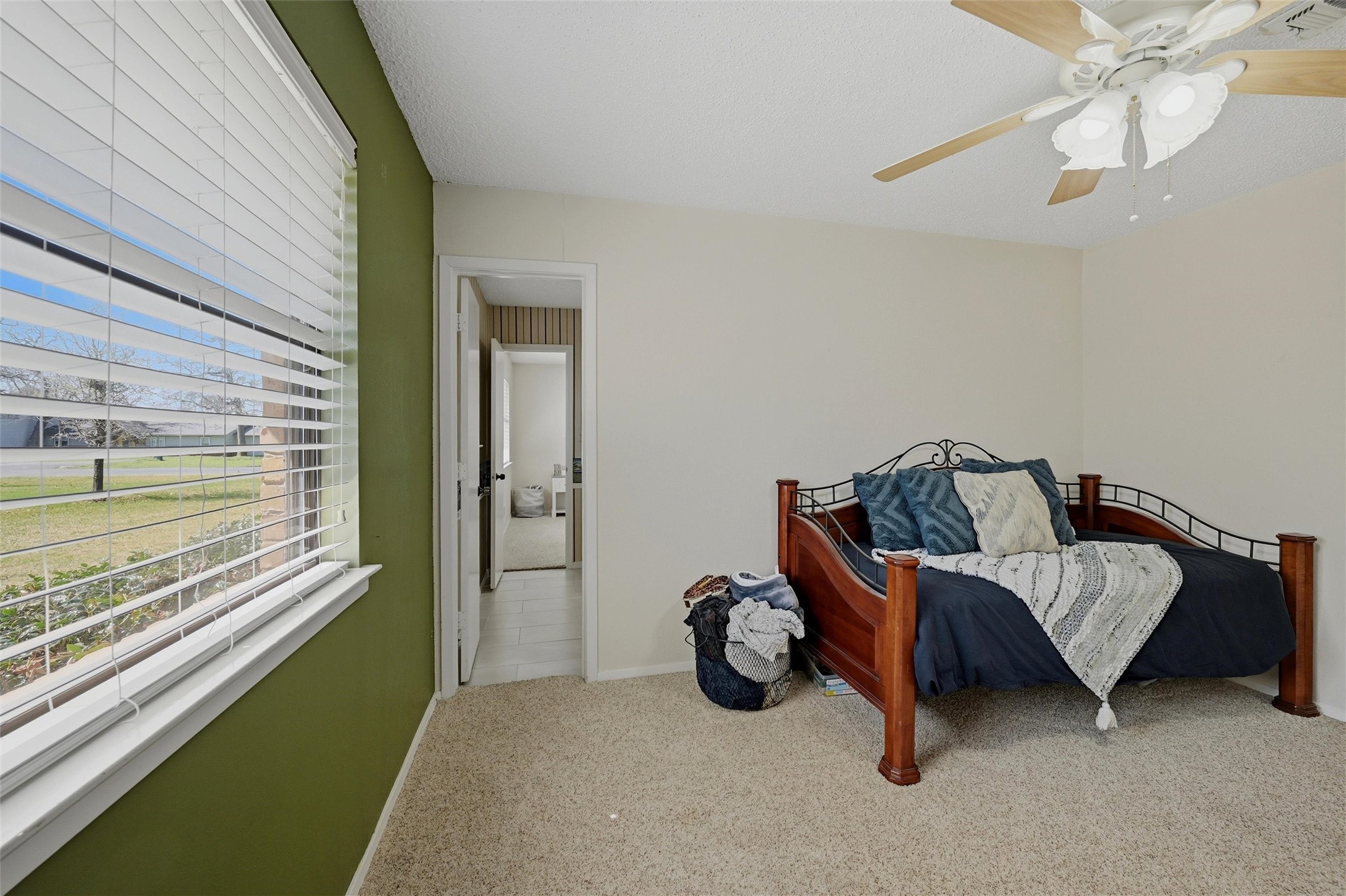 718 Kiowa Drive W