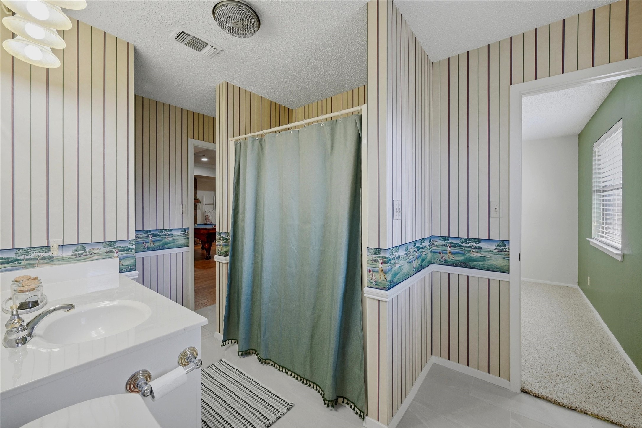 718 Kiowa Drive W