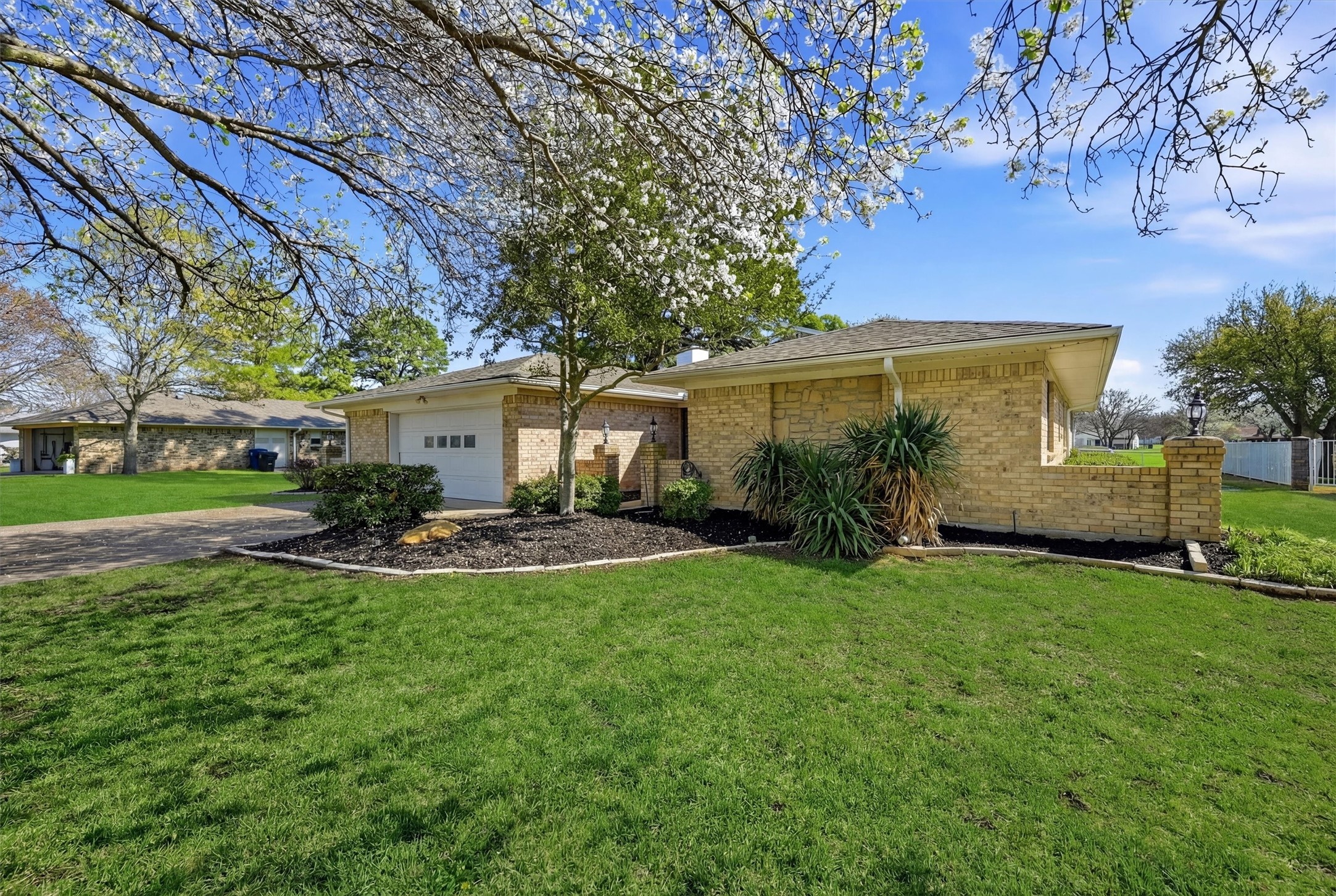 718 Kiowa Drive W