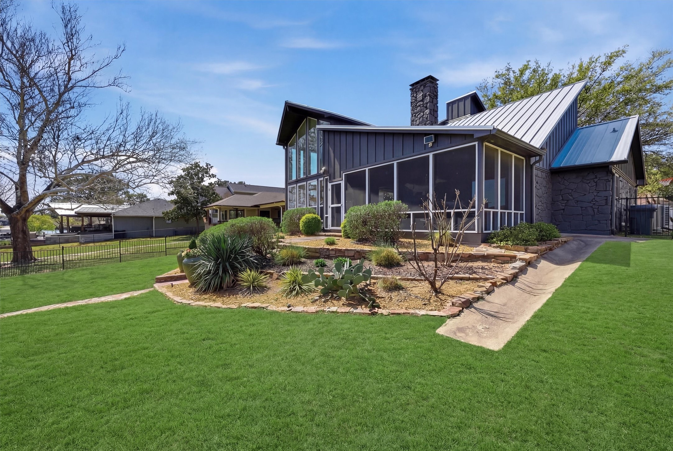 519 Kiowa Drive W