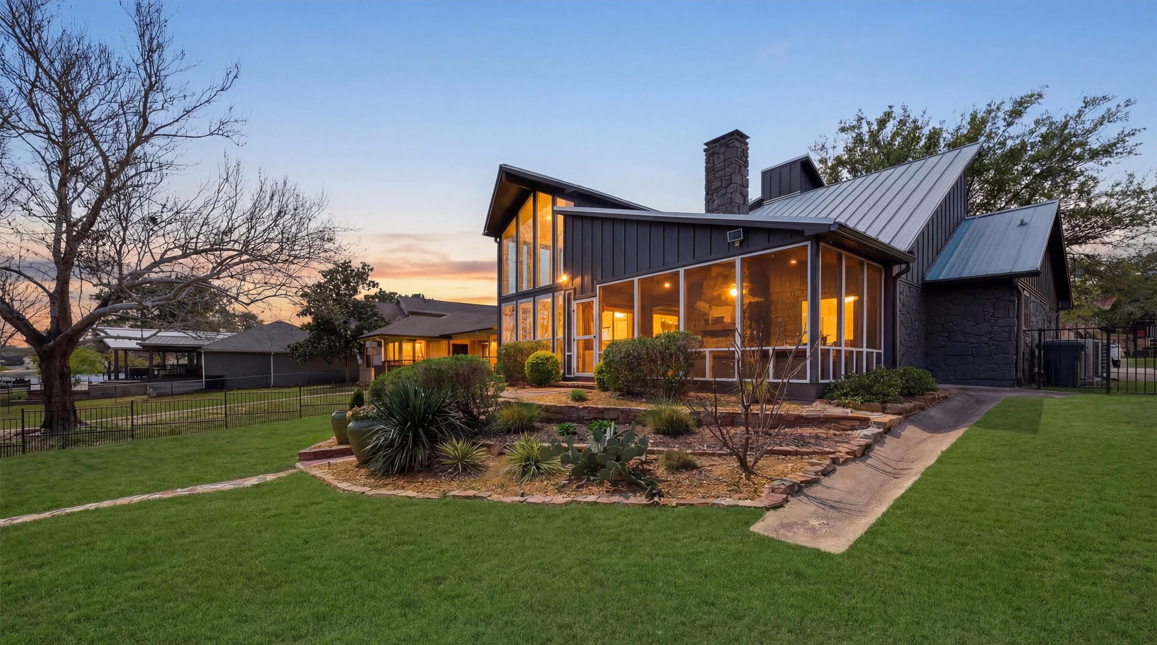 519 Kiowa Drive W