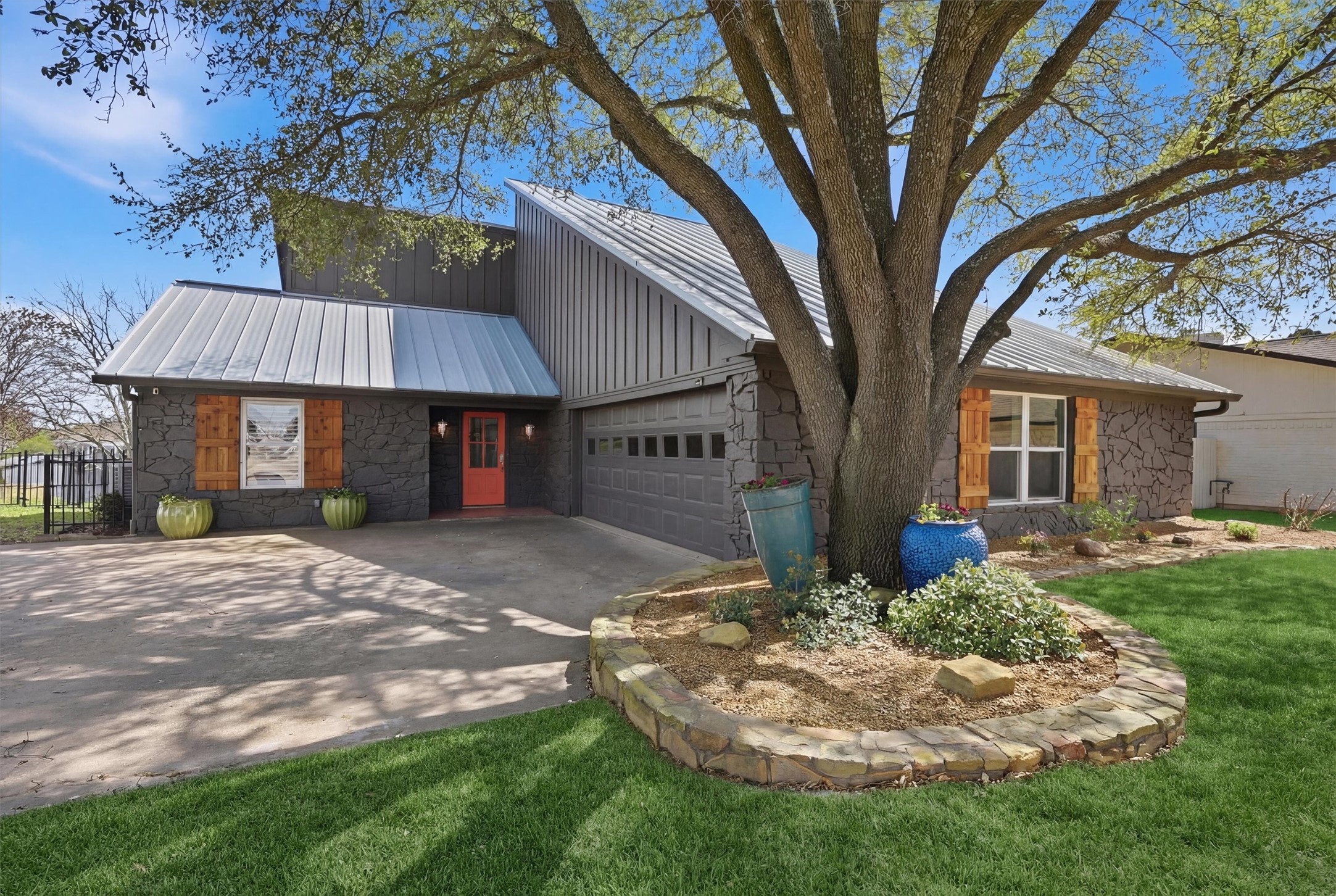 519 Kiowa Drive W