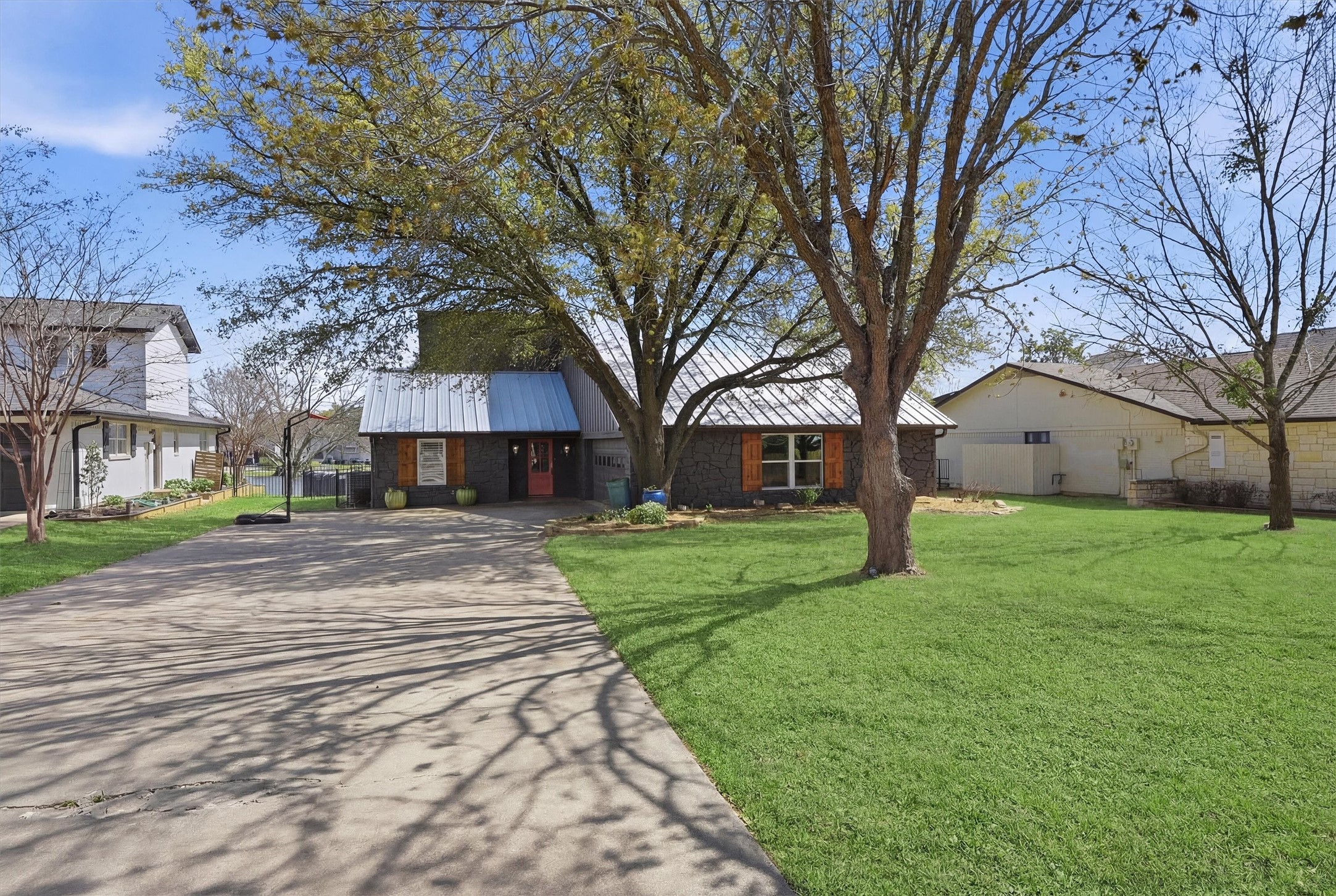 519 Kiowa Drive W