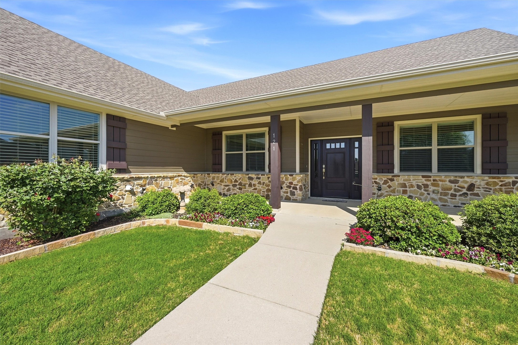 121 Bowie Drive