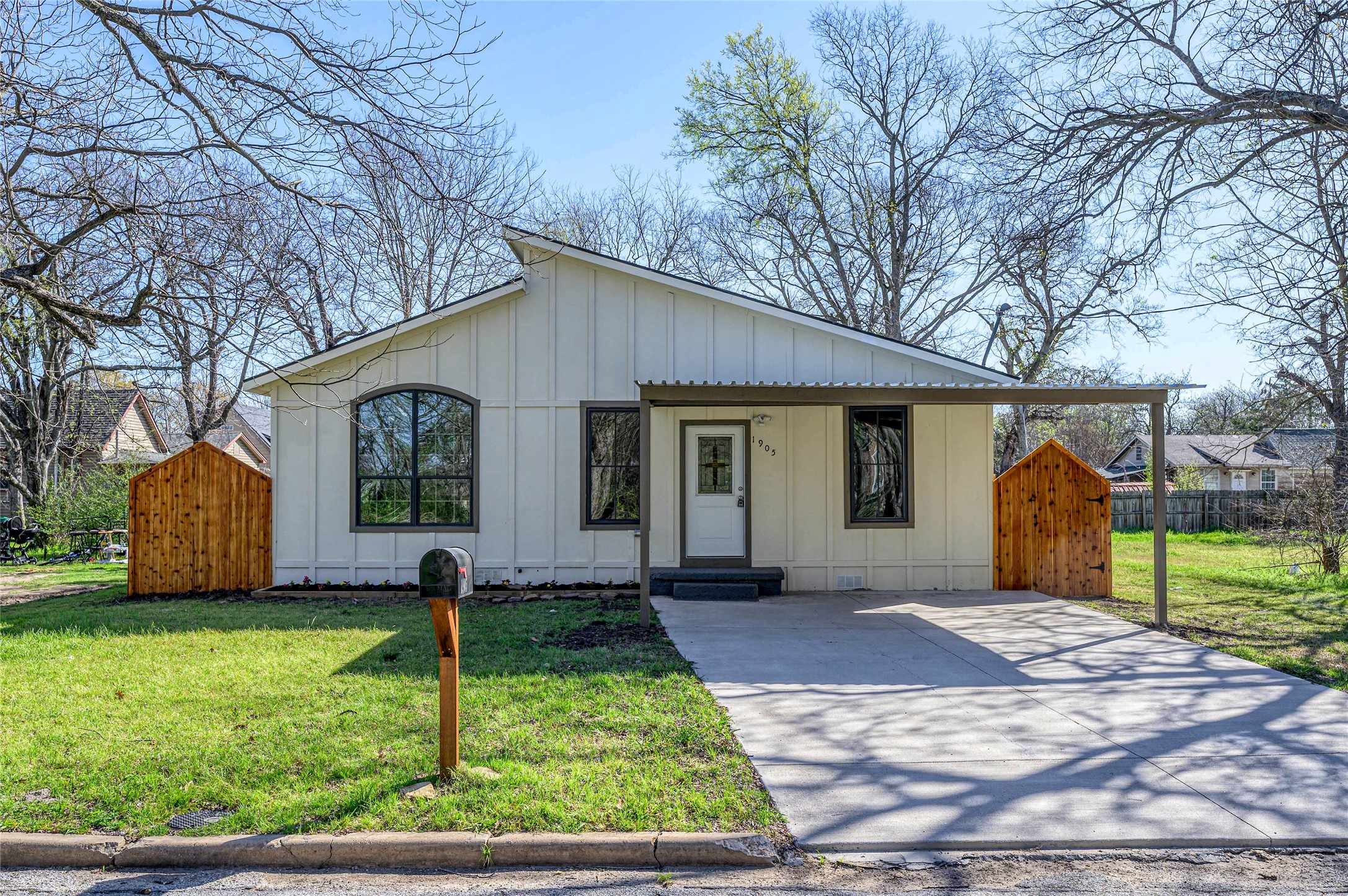 1905 S Walnut Street