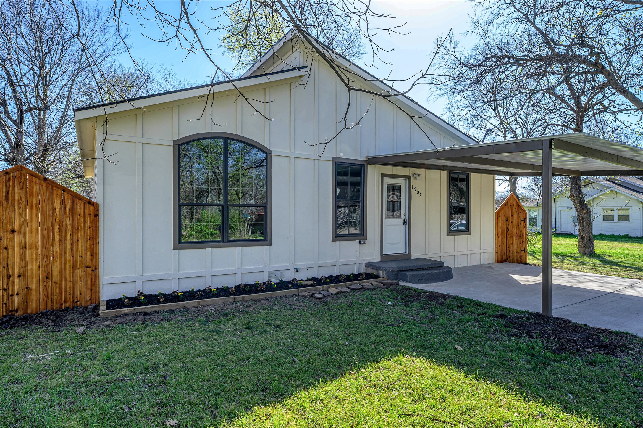 1905 S Walnut Street