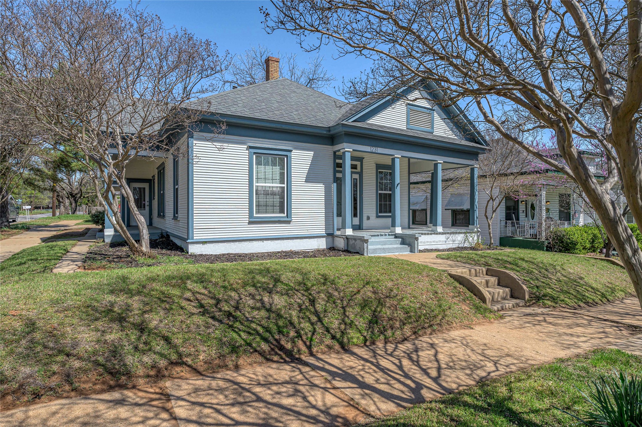 1231 W Main Street