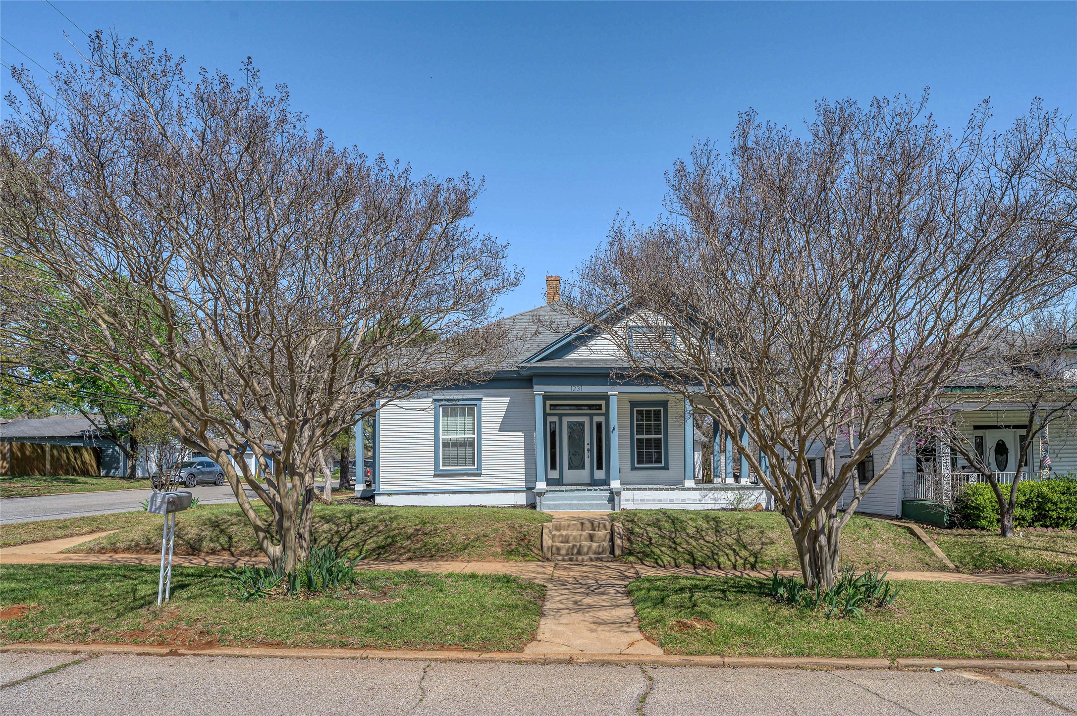 1231 W Main Street