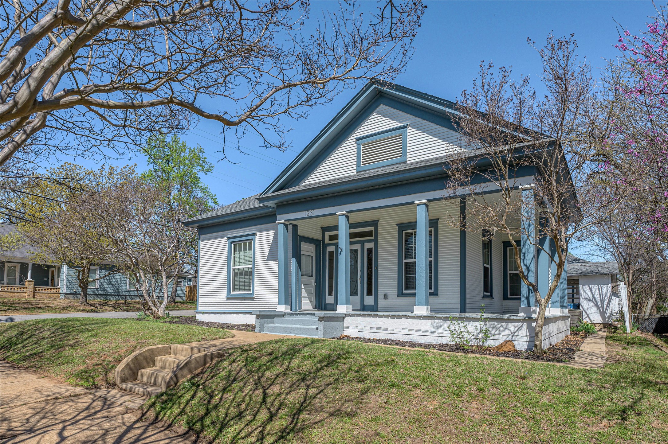 1231 W Main Street