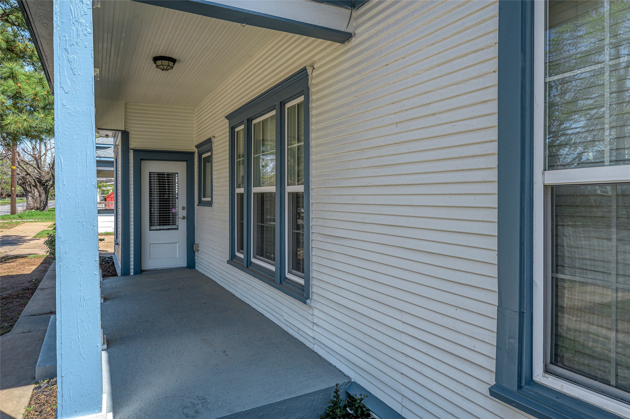 1231 W Main Street