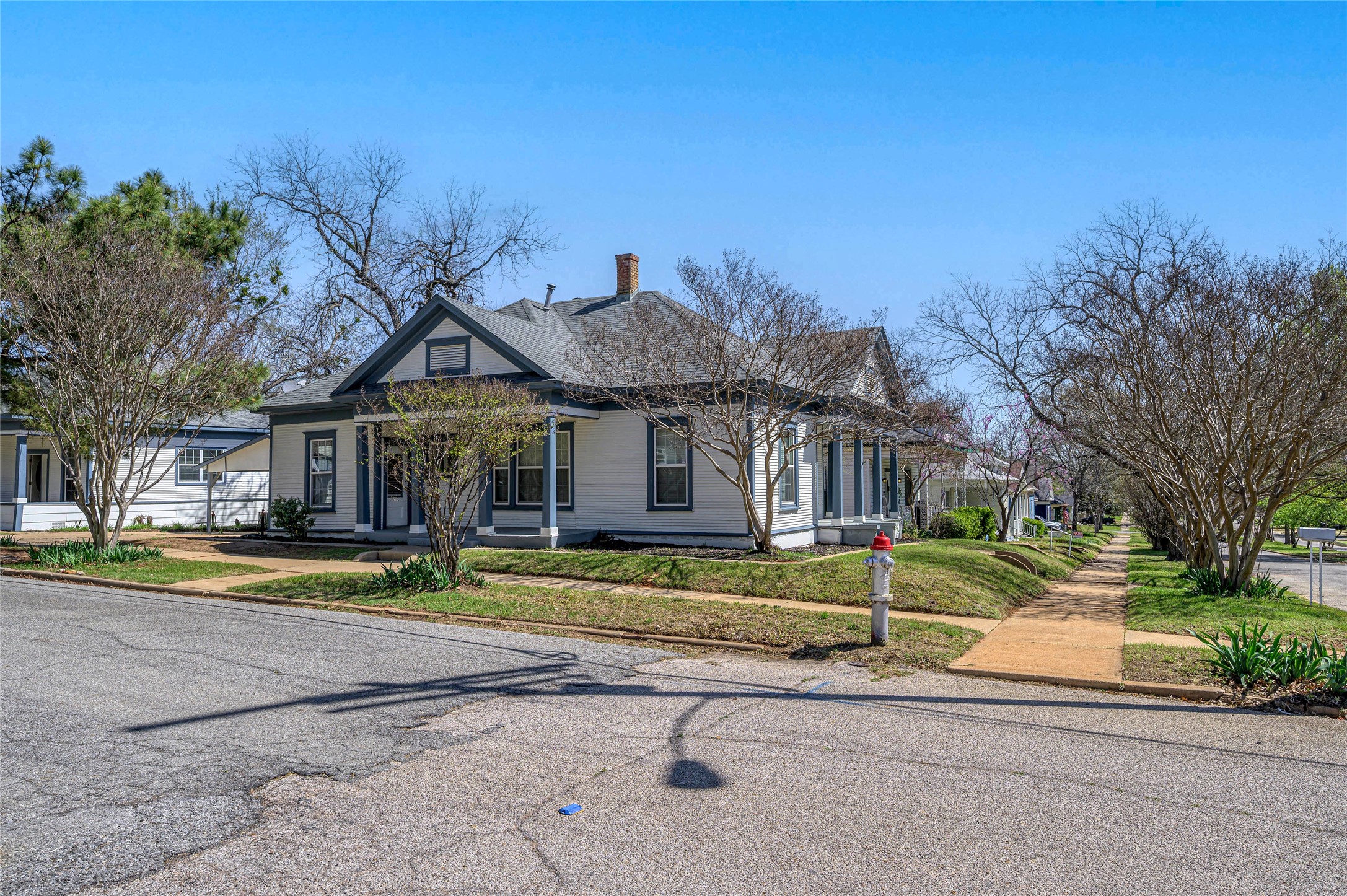 1231 W Main Street