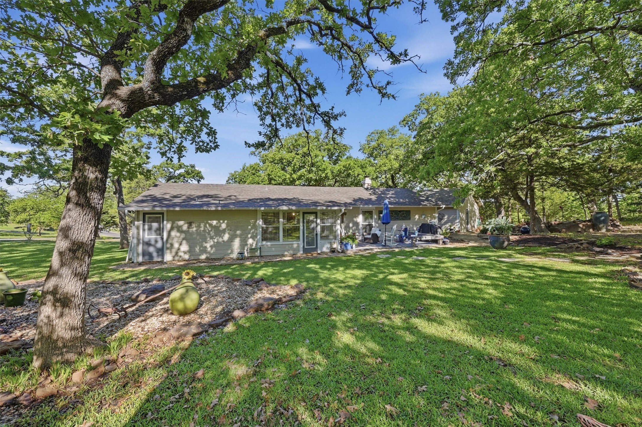 301 Kiowa Drive E