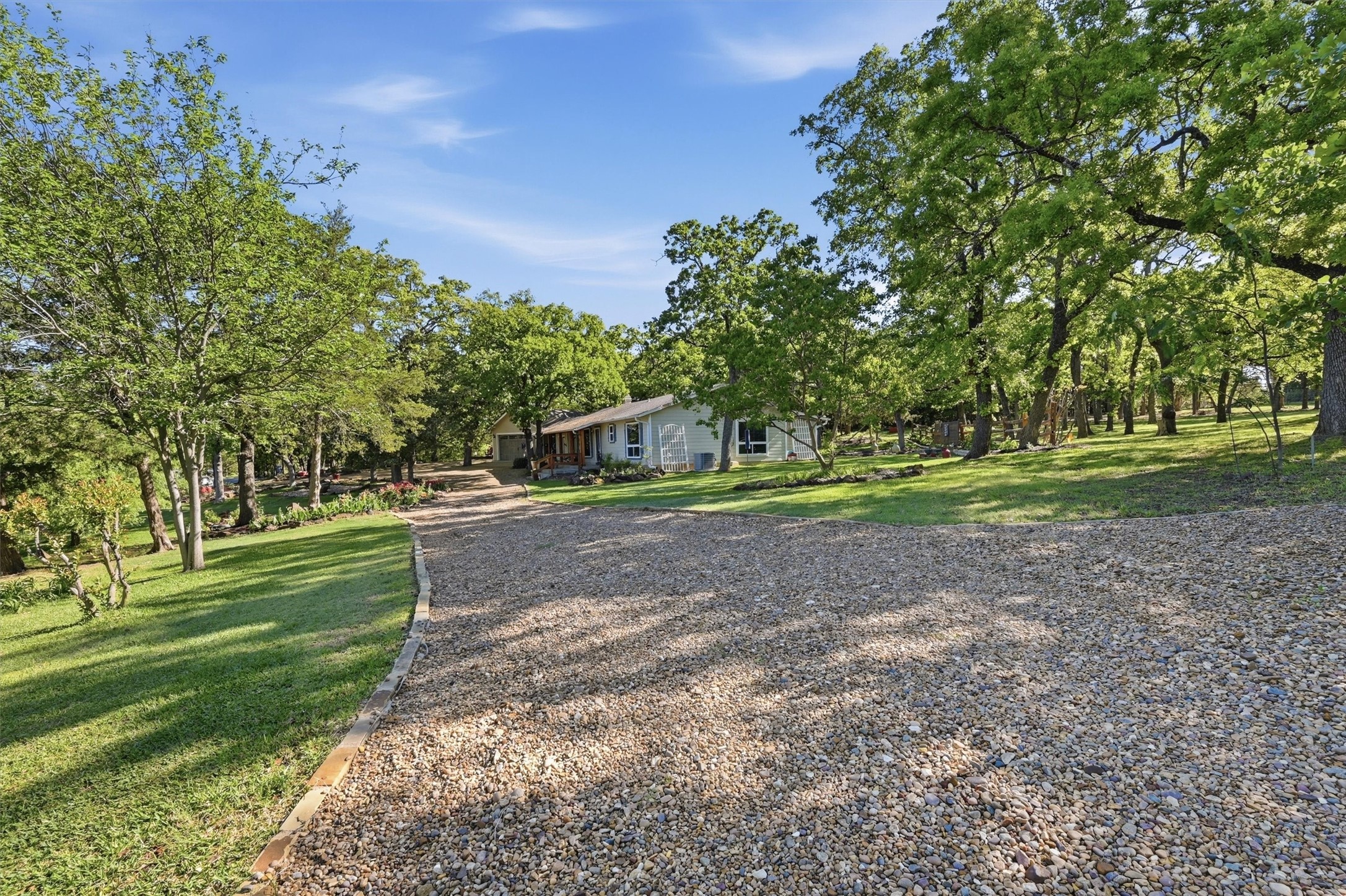301 Kiowa Drive E