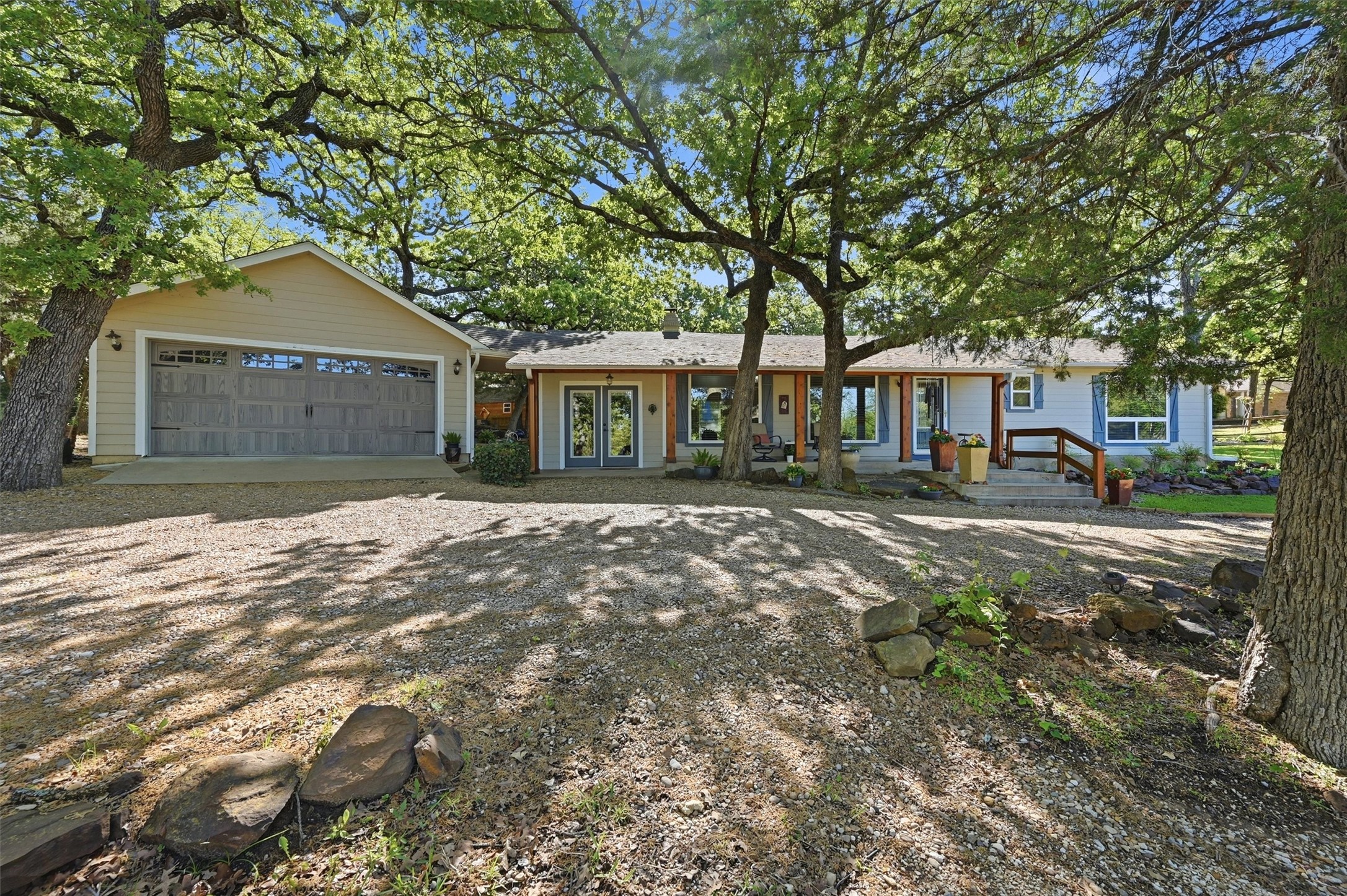 301 Kiowa Drive E