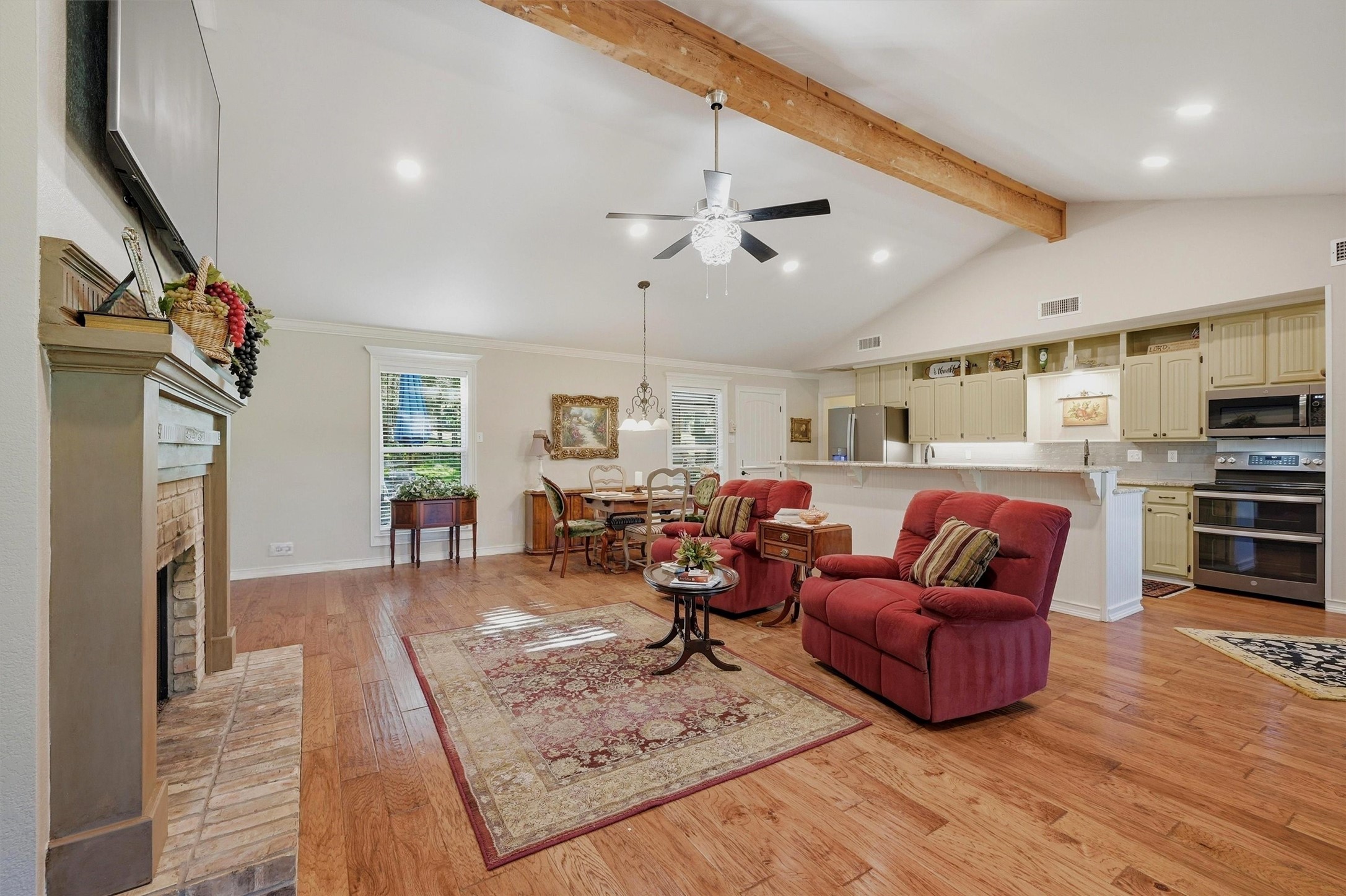 301 Kiowa Drive E
