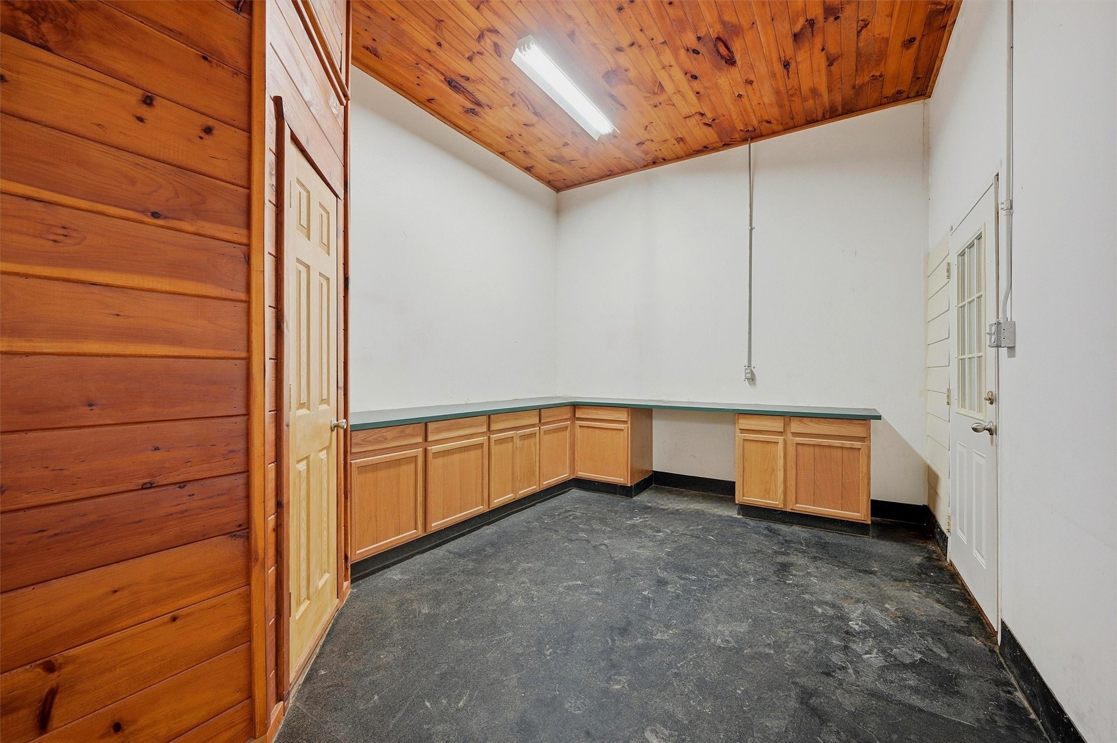 1030 Roland Road