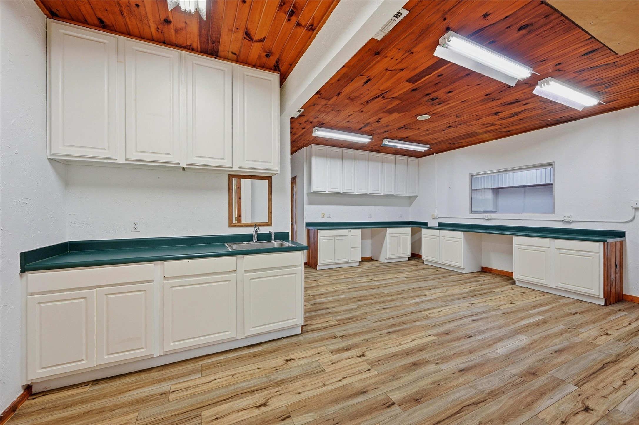 1030 Roland Road