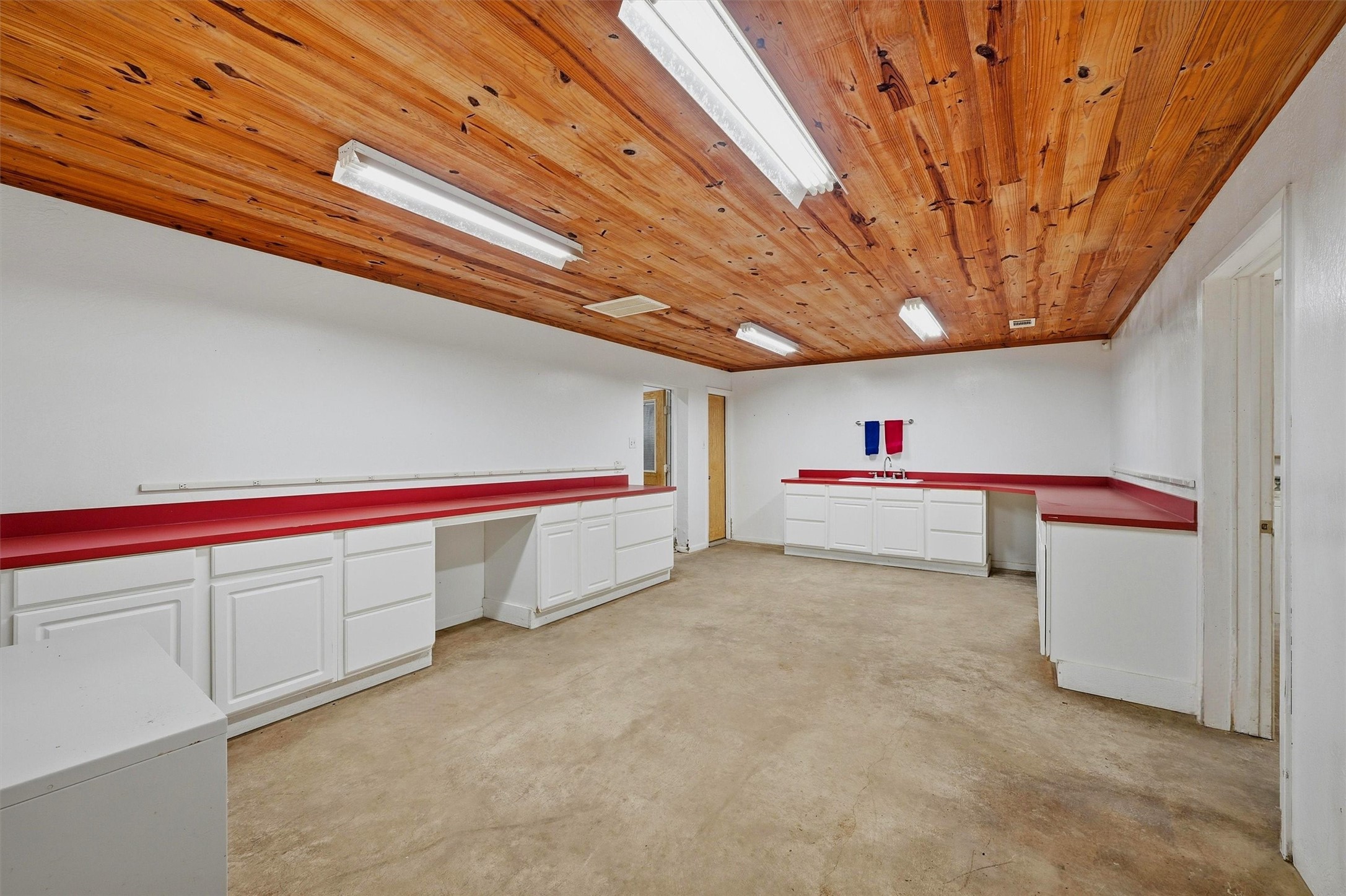 1030 Roland Road