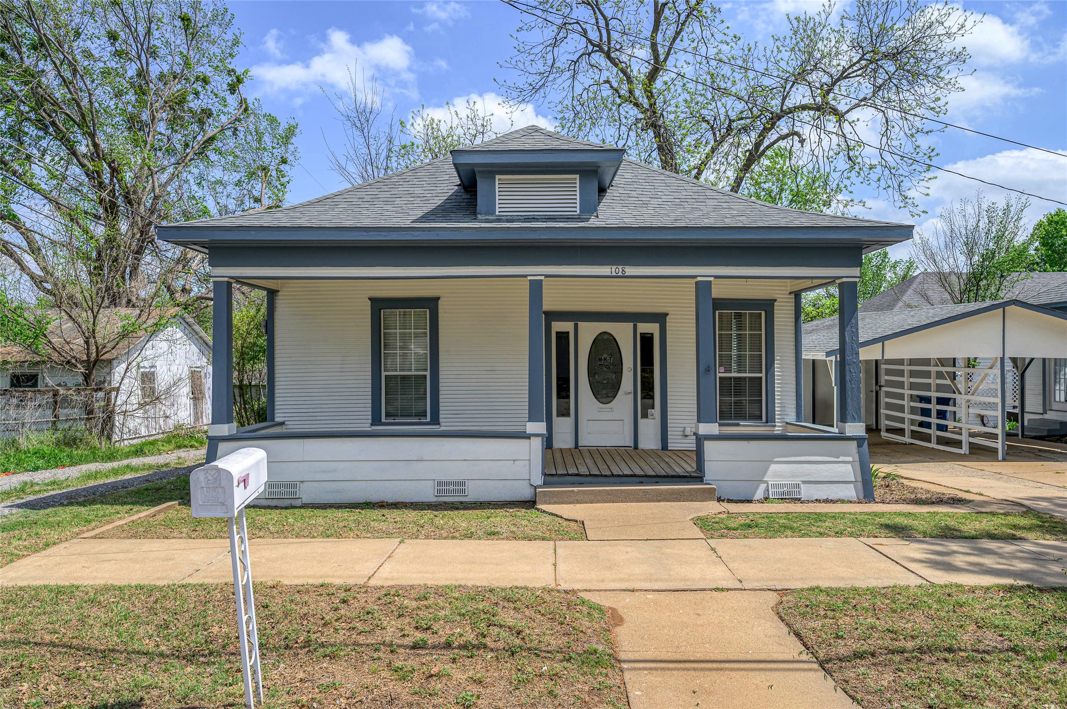 108 N Eddy Avenue