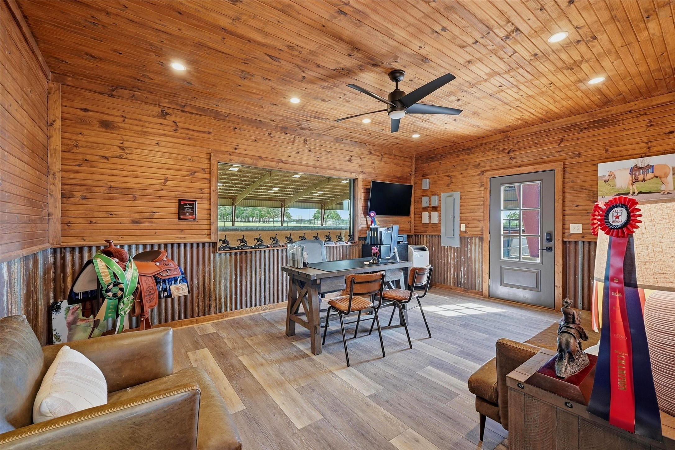 1643 Roland Road