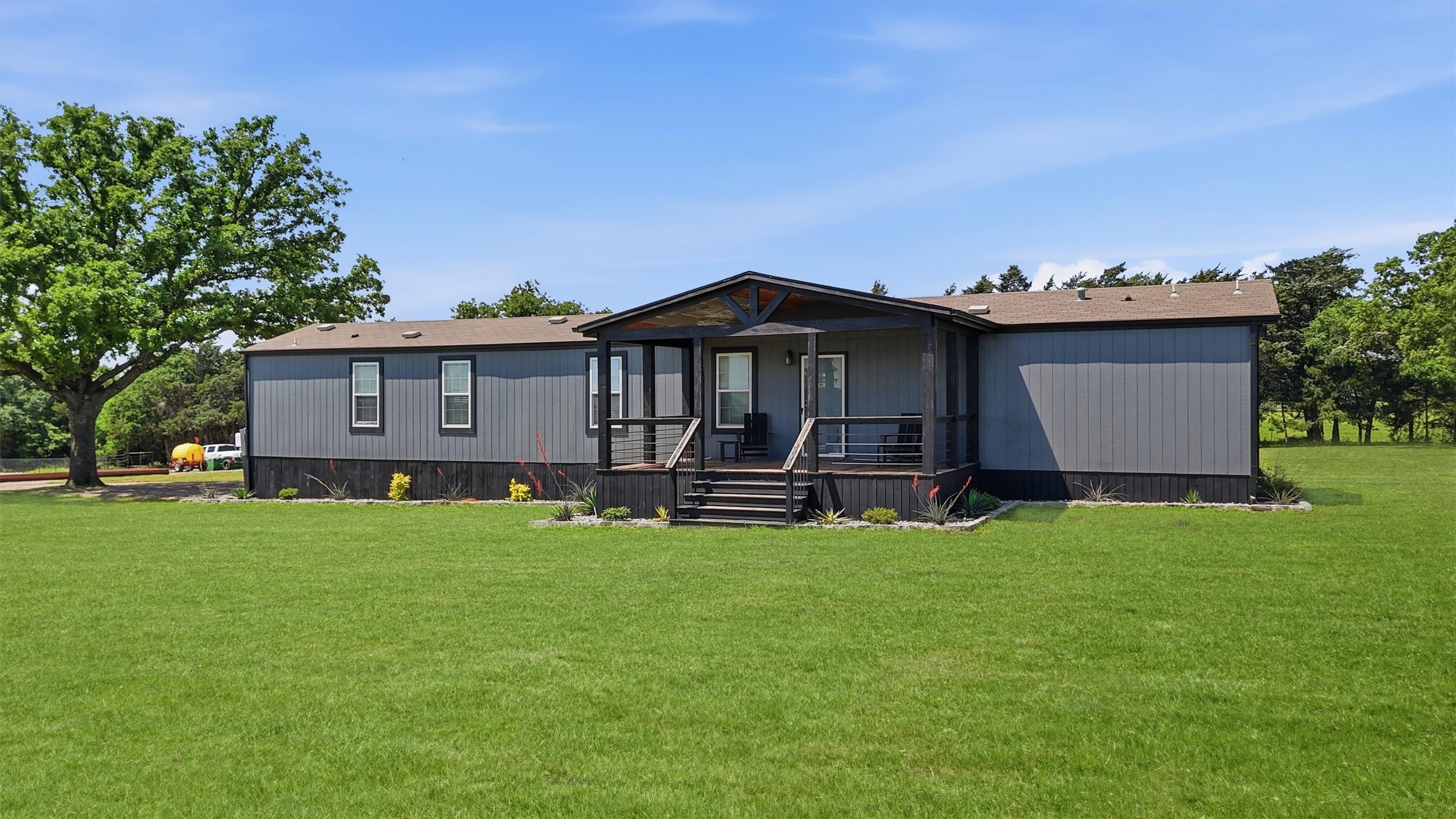 1643-1861 Roland Road