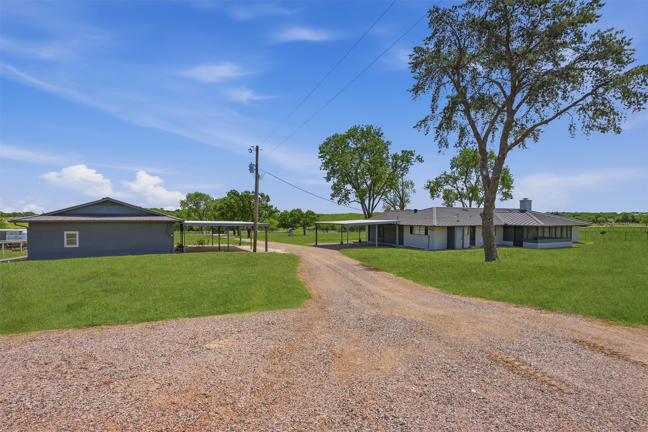 1643-1861 Roland Road