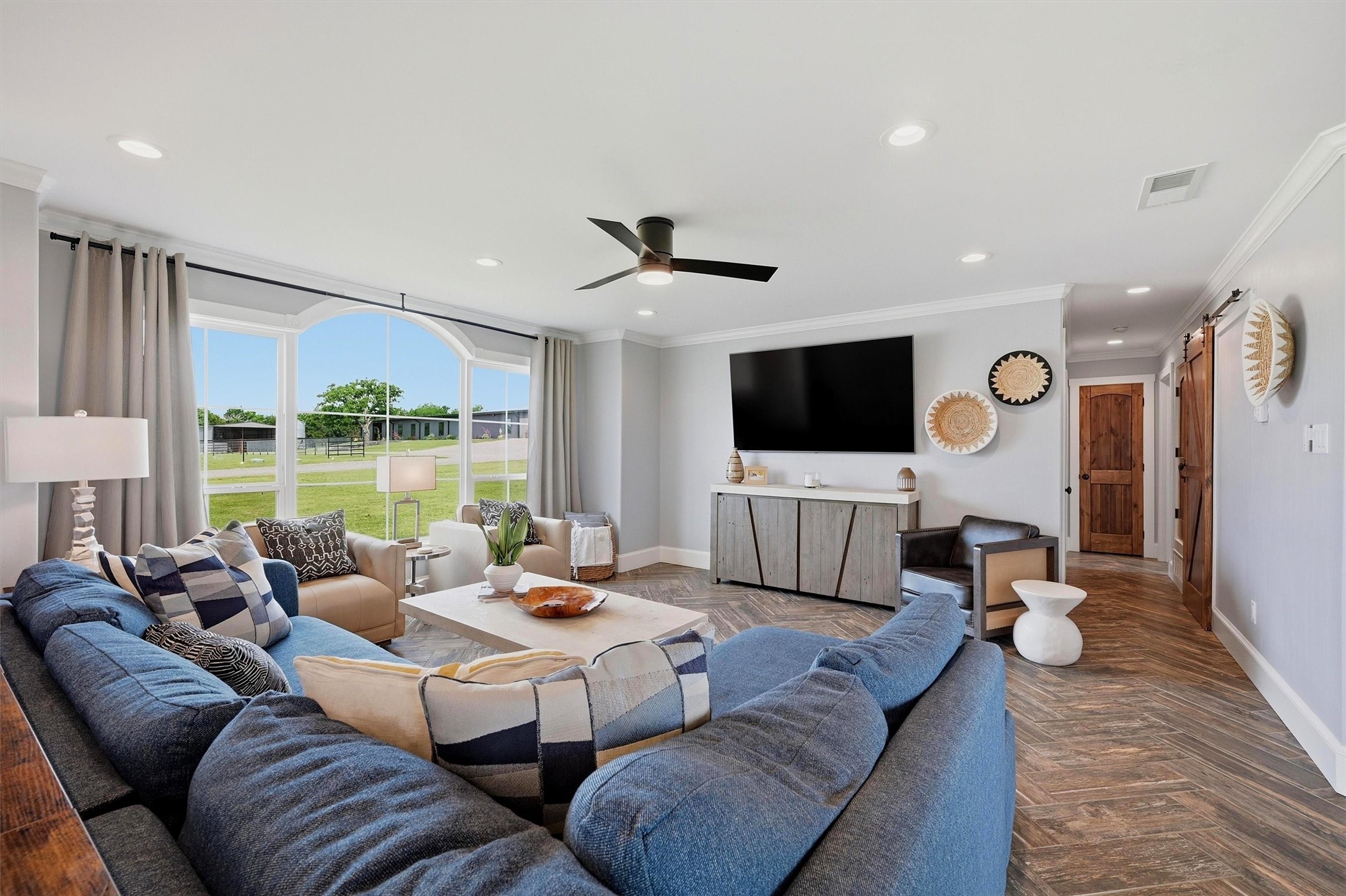 1643-1861 Roland Road