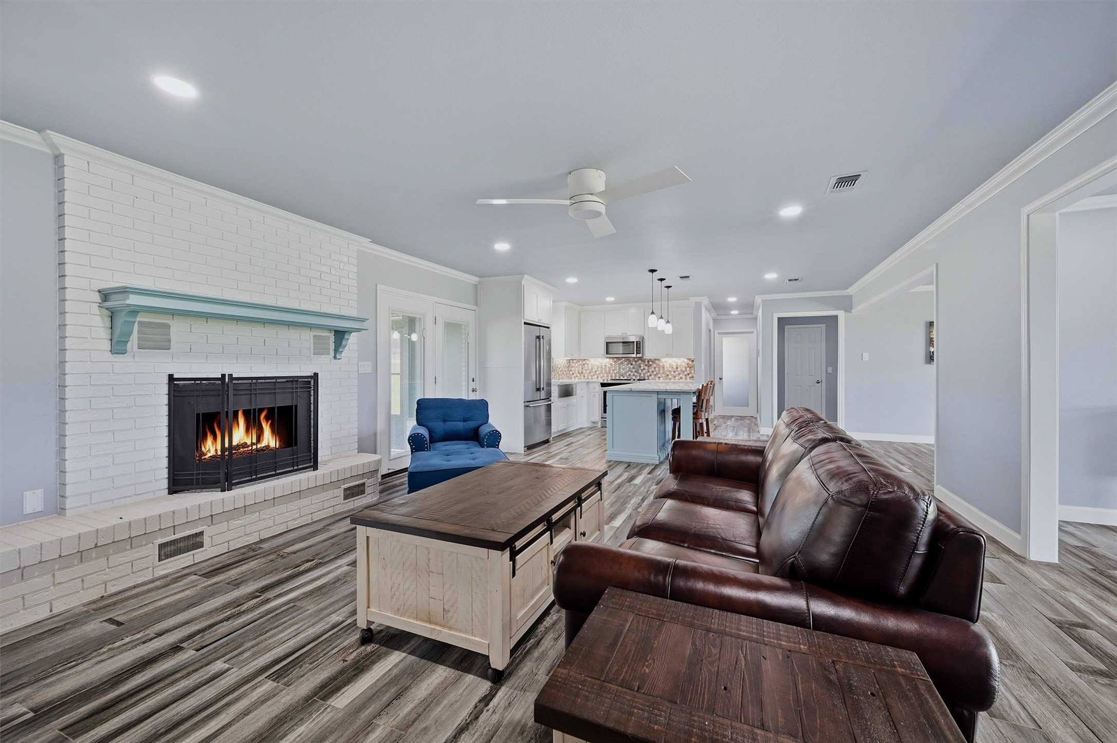 1643-1861 Roland Road