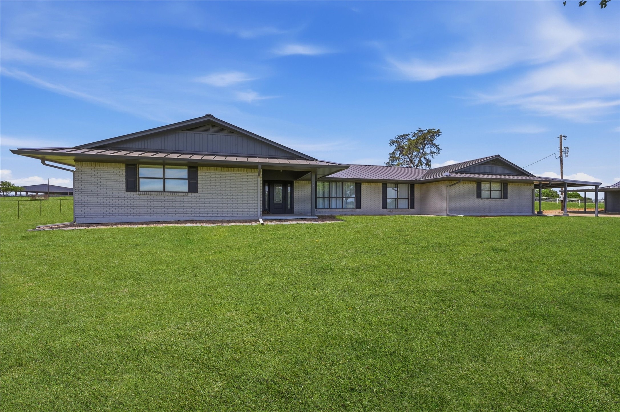 1643-1861 Roland Road