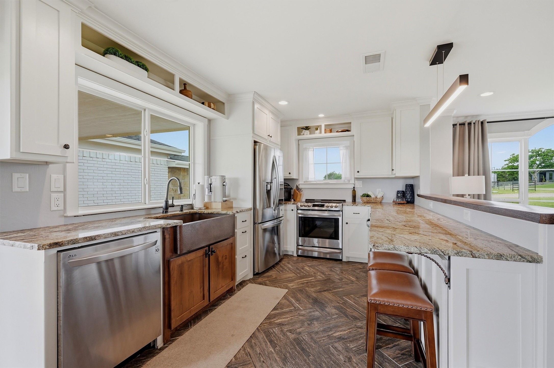 1643-1861 Roland Road