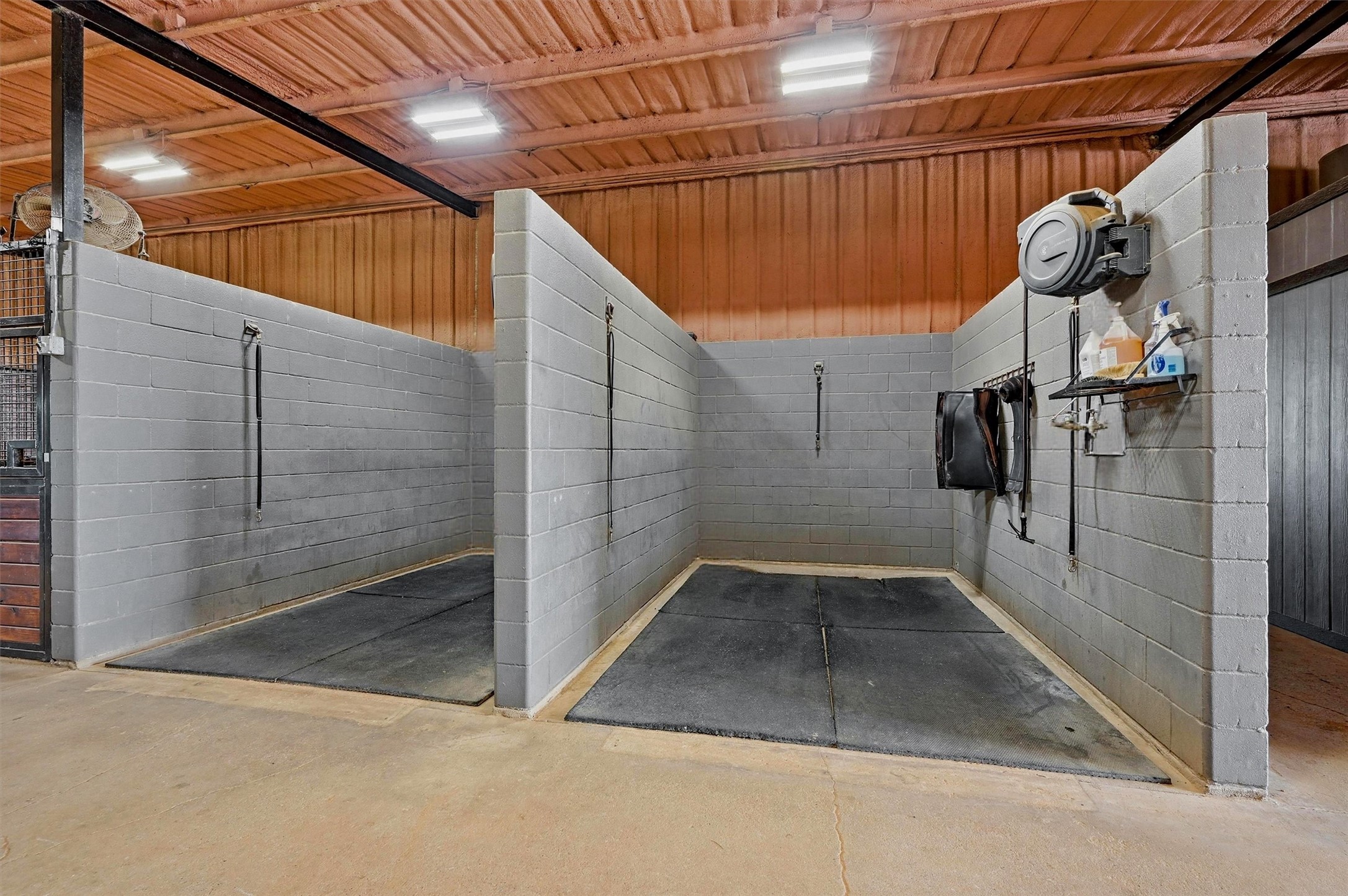 1643-1861 Roland Road