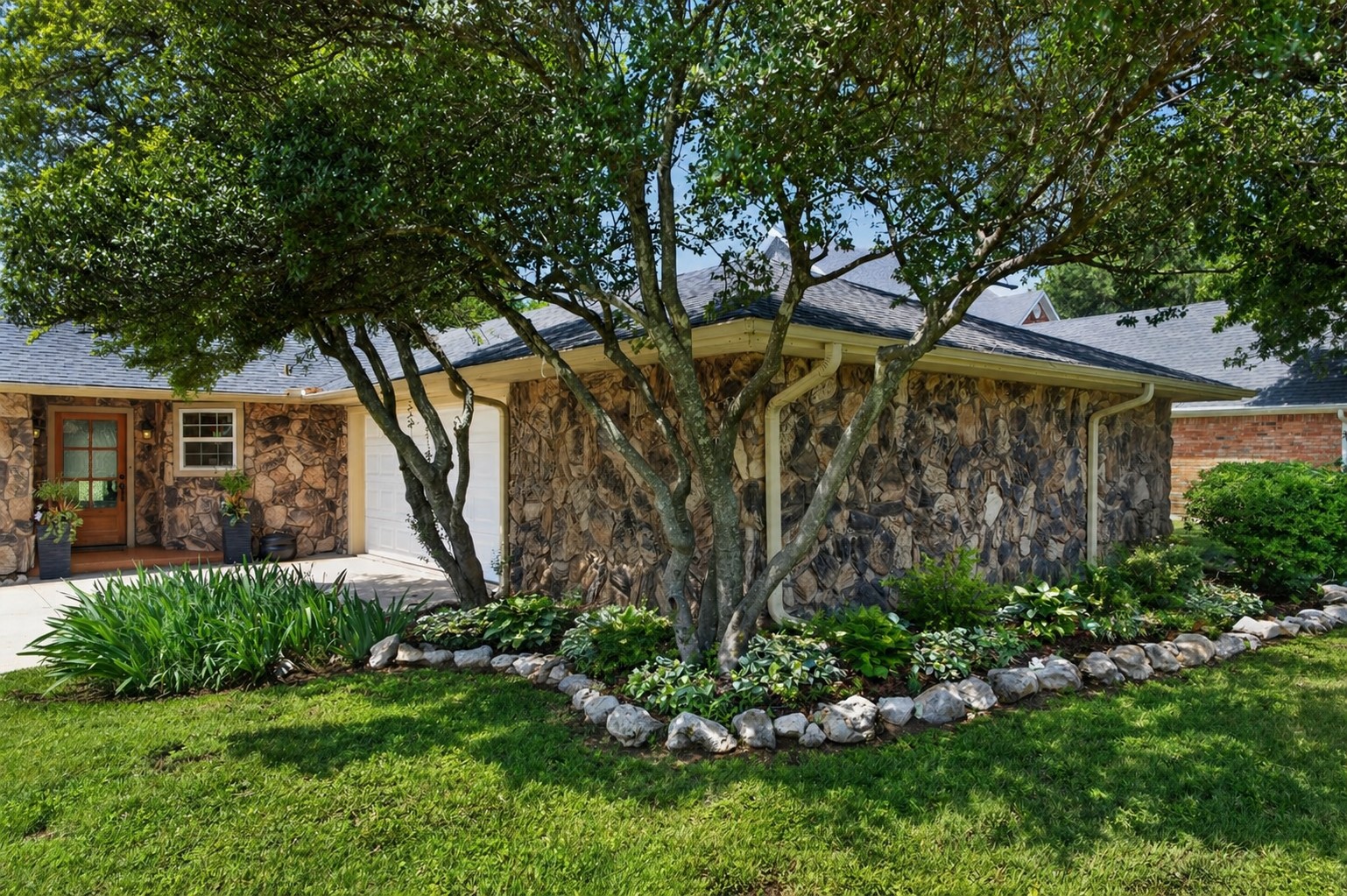 310 Navajo Trail