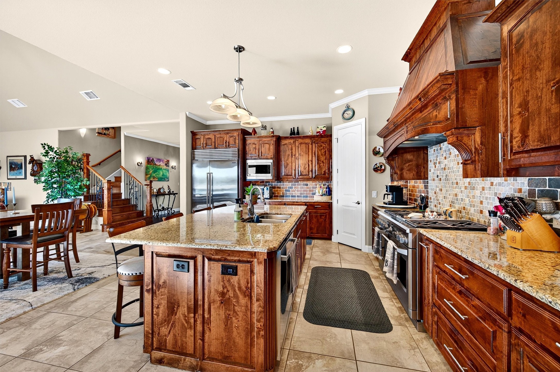 114 Blackfoot Trail