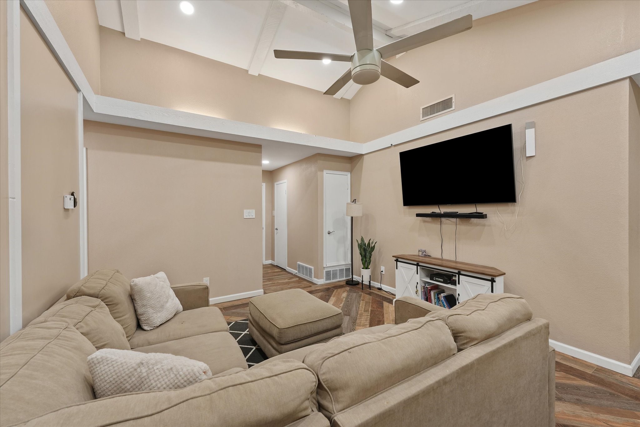 401 Columbia Circle