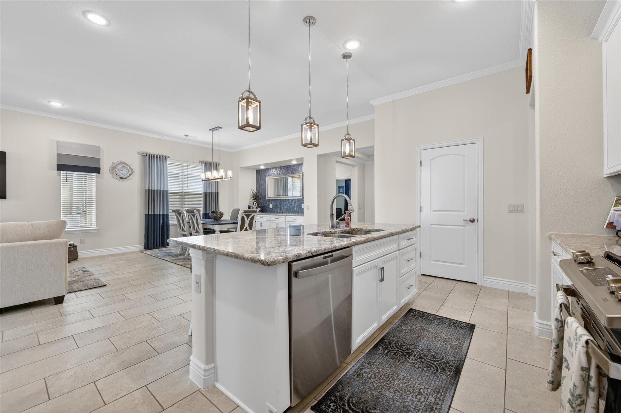 9808 Silver Rock Way