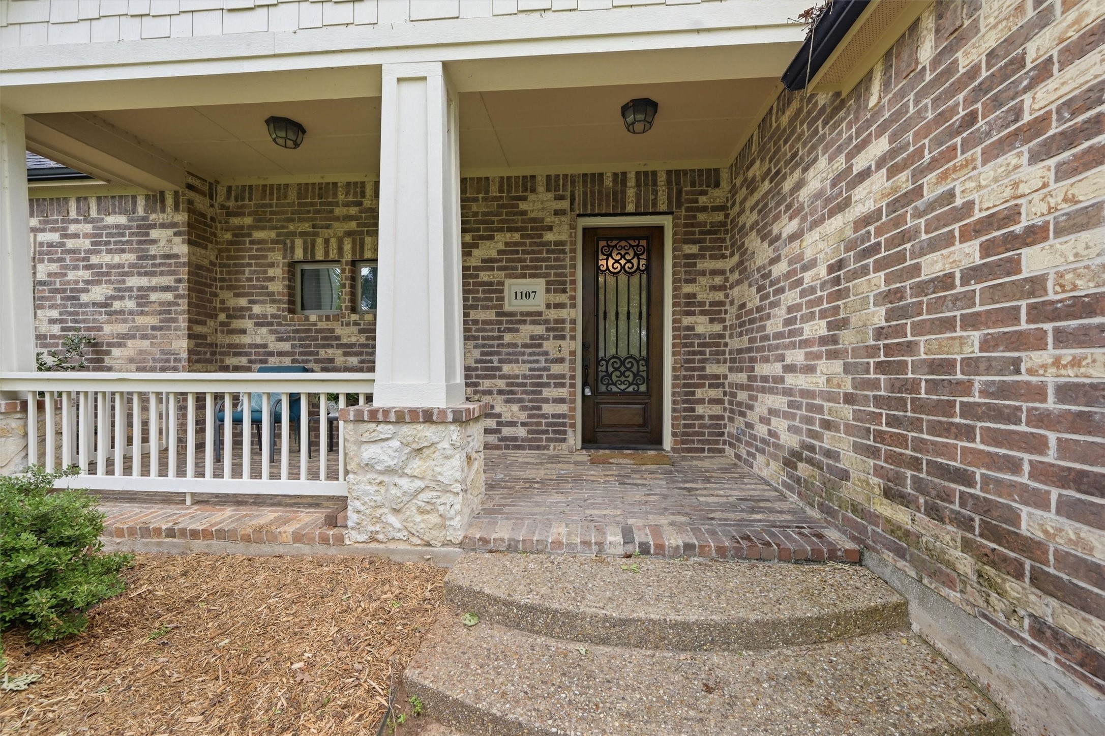 1107 Kiowa Drive E
