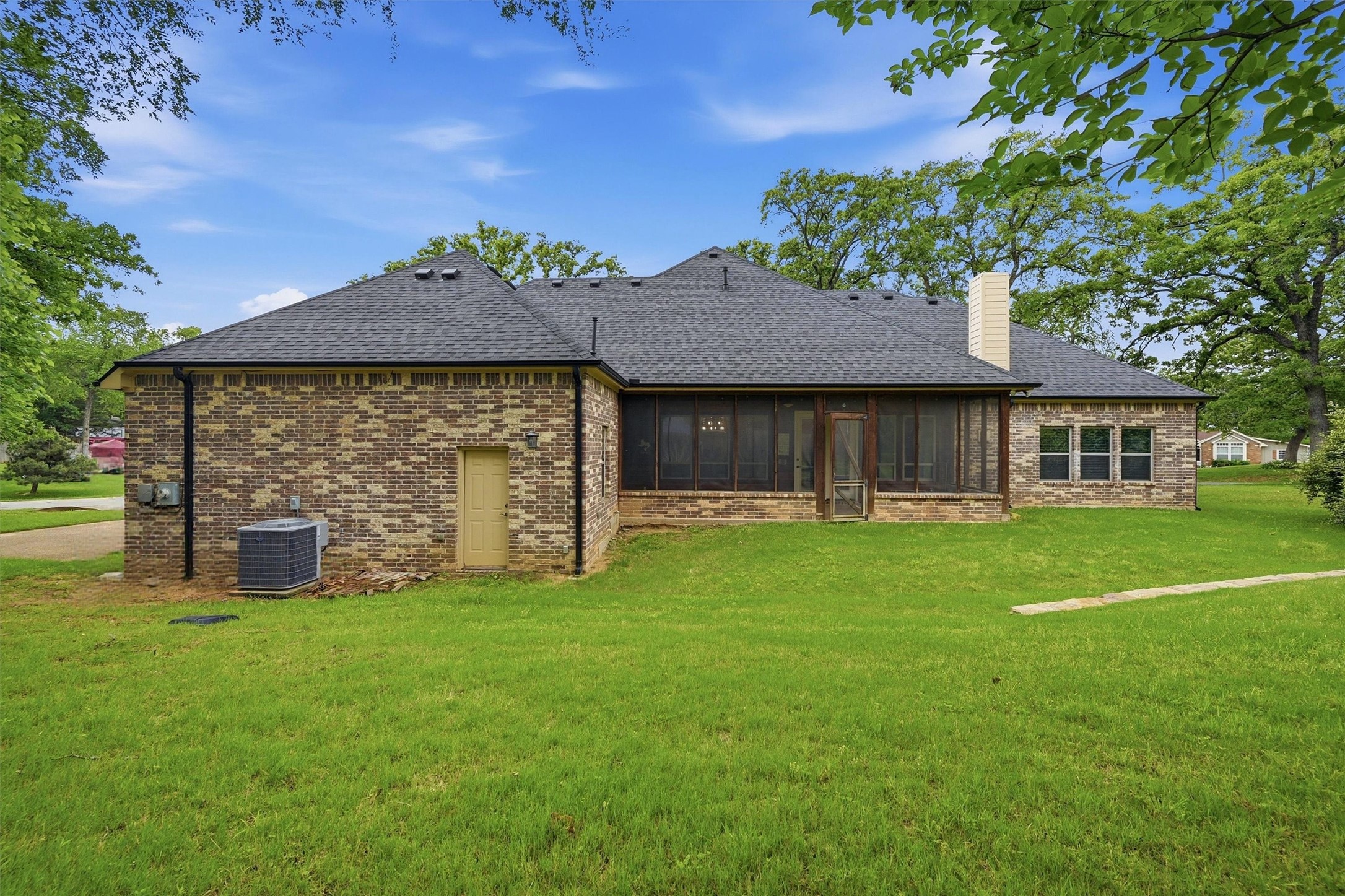 1107 Kiowa Drive E