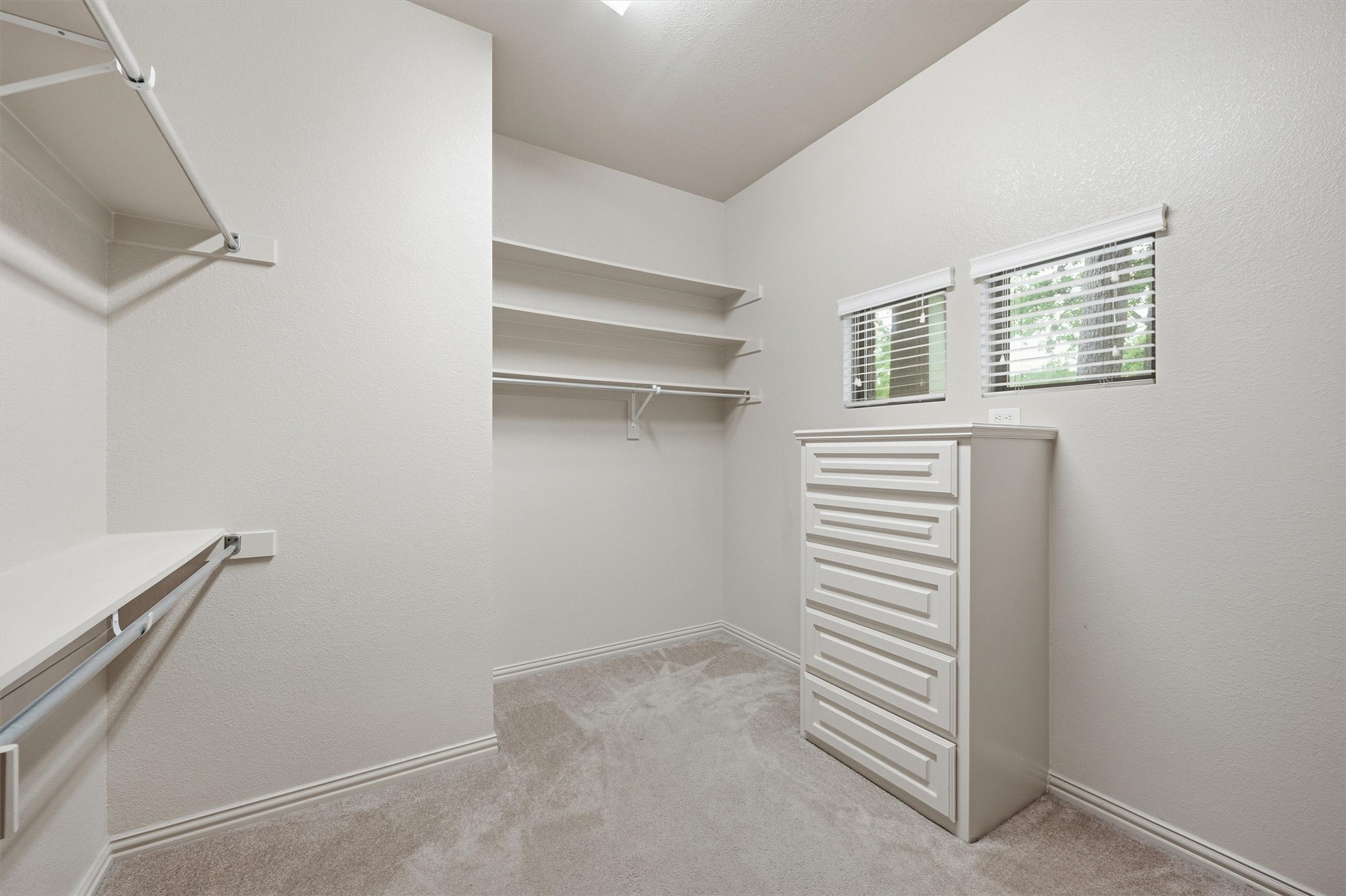1107 Kiowa Drive E